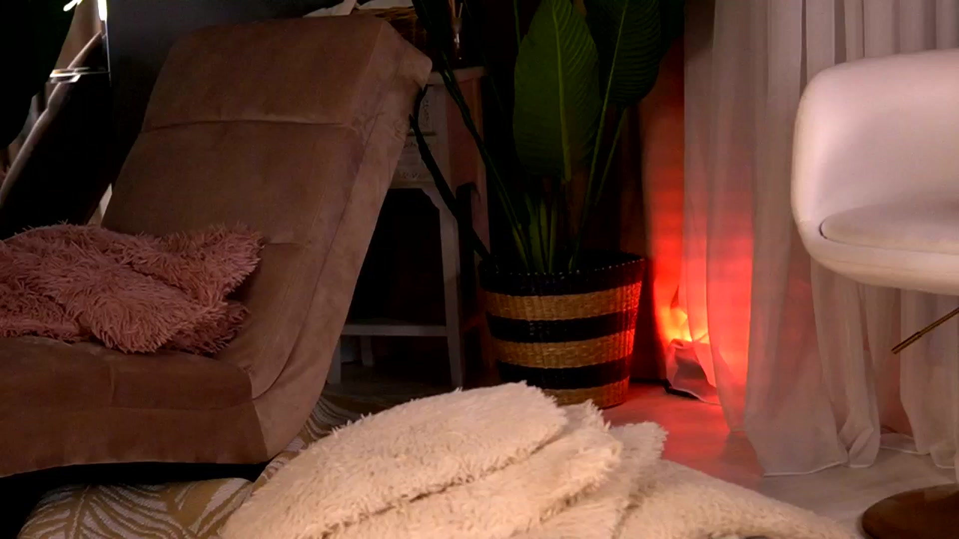 Gallery image thumbnail from KellyMathews's myfreecams stream on, 03/25/2025, 05:44 image 13 of 20