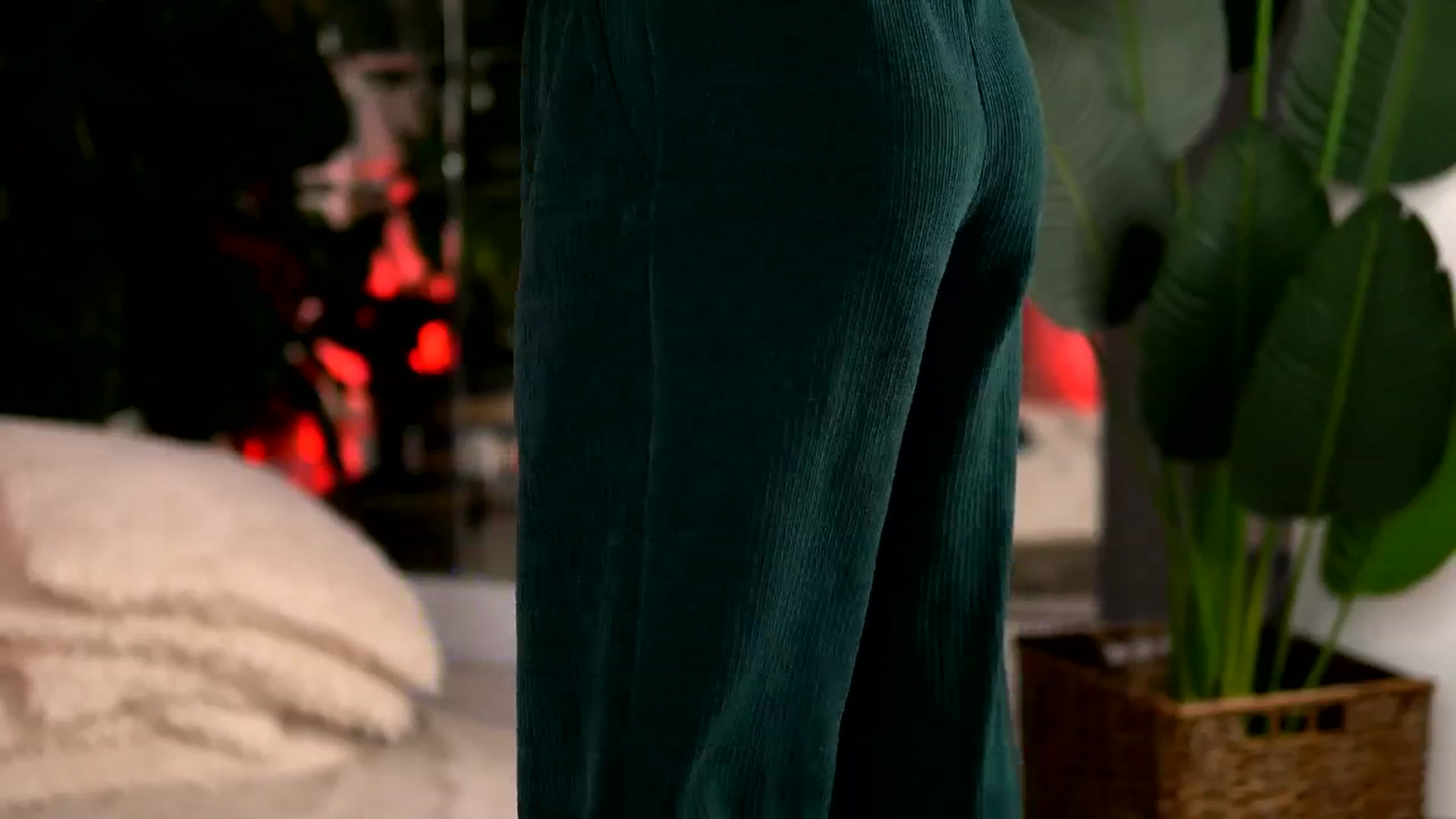 Gallery image thumbnail from KellyMathews's myfreecams stream on, 01/04/2026, 11:38 image 12 of 20