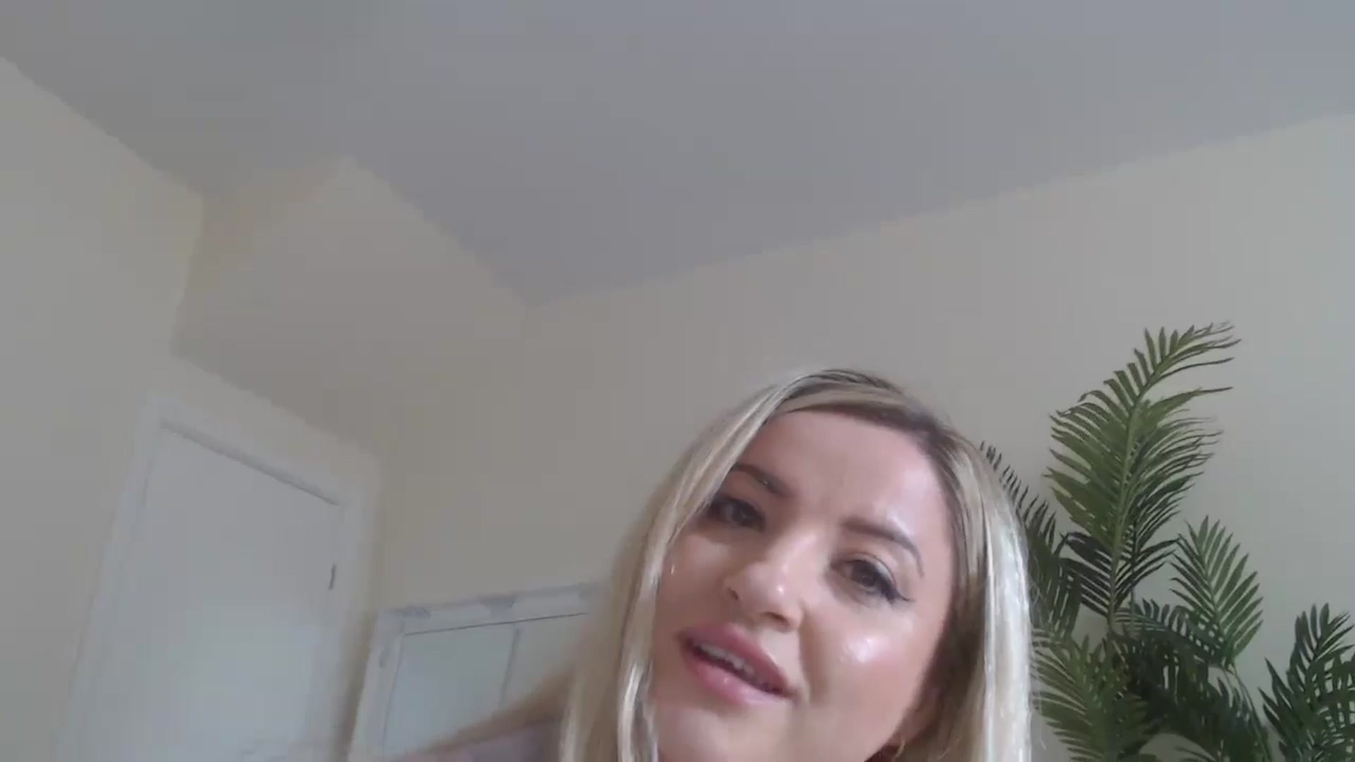 Gallery image thumbnail from KellyMelons's myfreecams stream on, 07/03/2024, 11:06 image 16 of 20