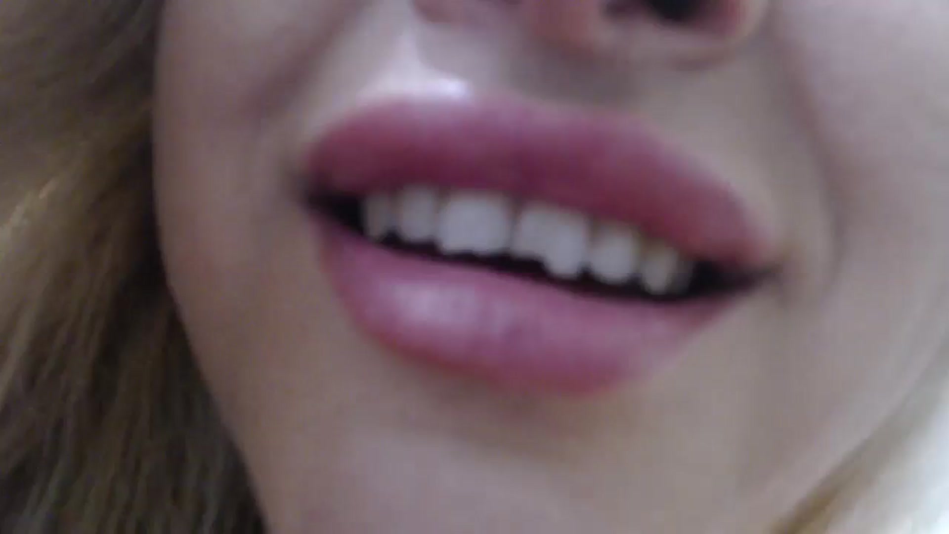 Gallery image thumbnail from KellyMelons's myfreecams stream on, 09/24/2024, 10:05 image 12 of 20