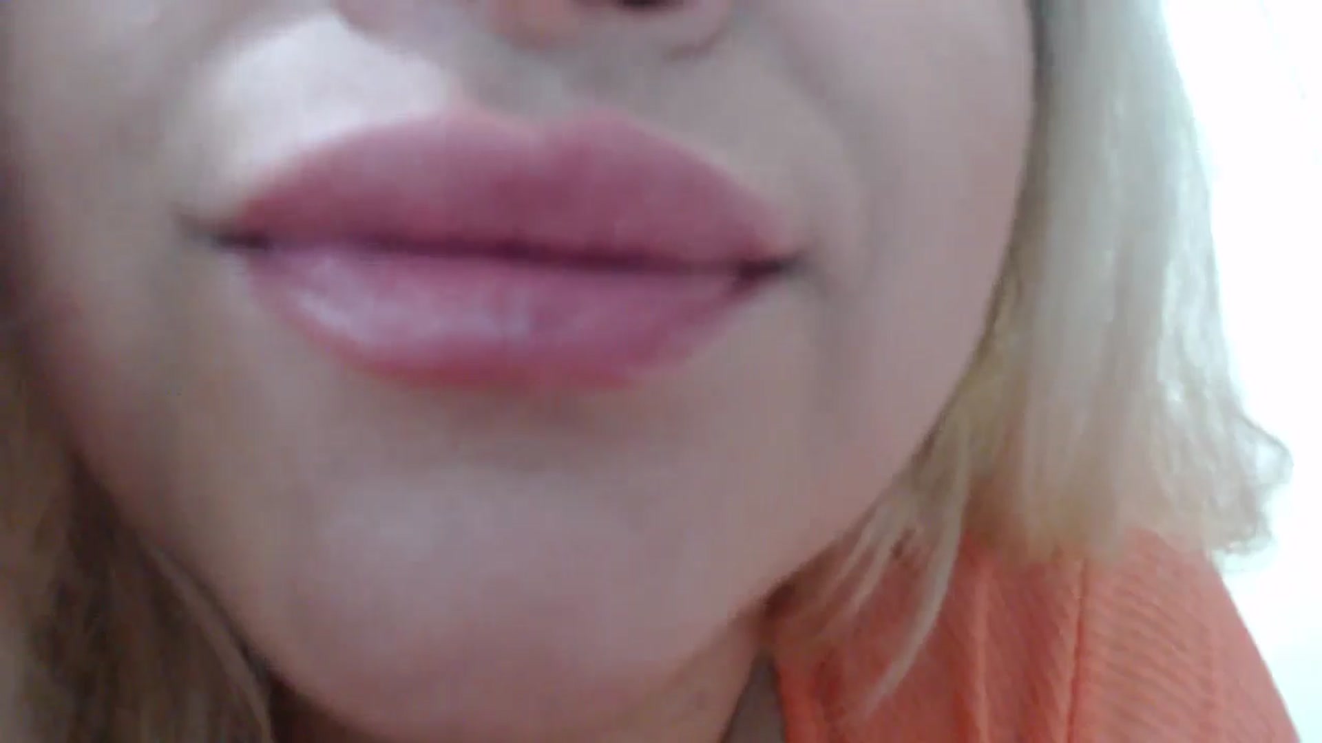 Gallery image thumbnail from KellyMelons's myfreecams stream on, 09/24/2024, 10:05 image 16 of 20