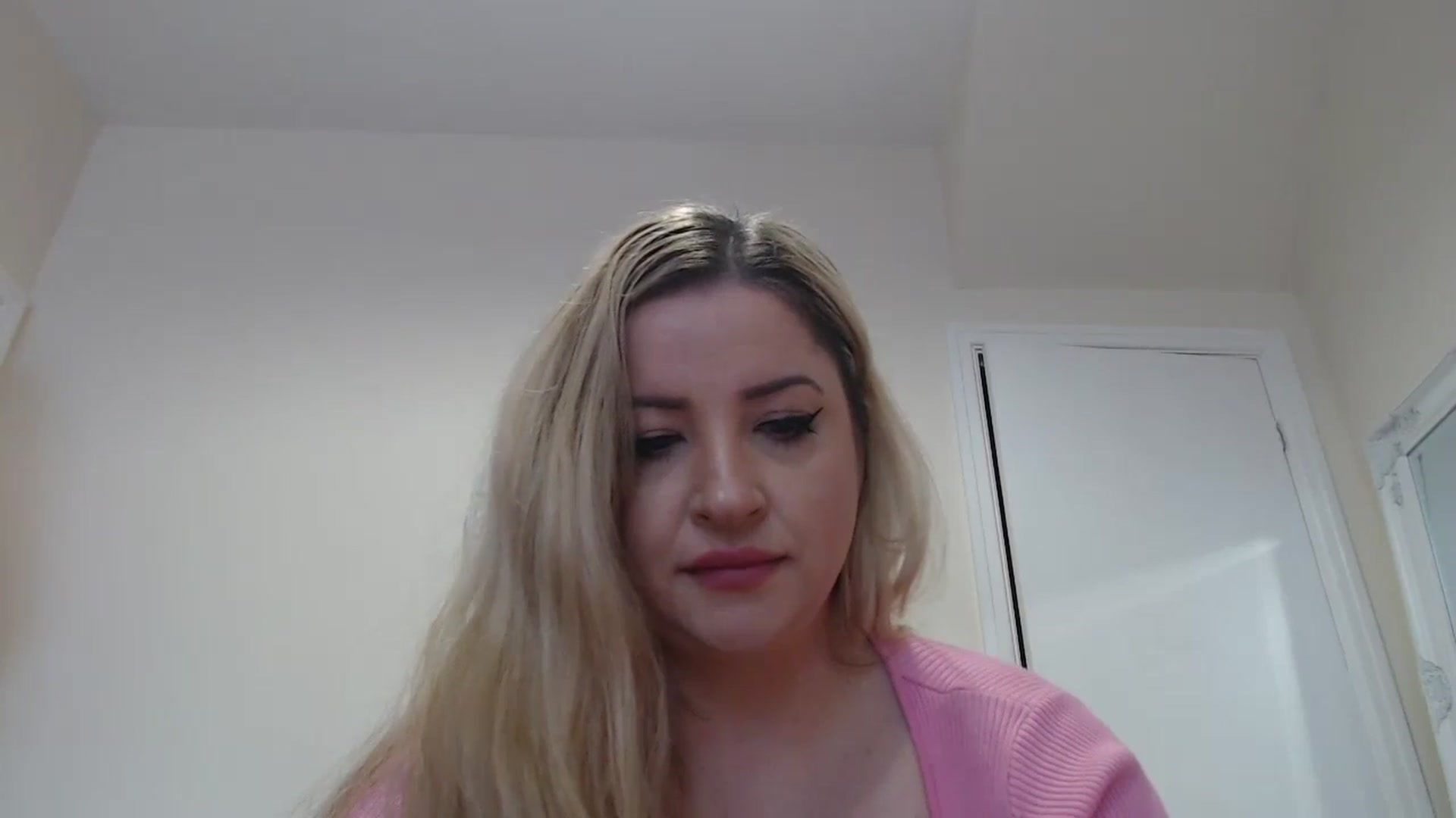 Gallery image thumbnail from KellyMelons's myfreecams stream on, 11/22/2024, 11:24 image 5 of 20