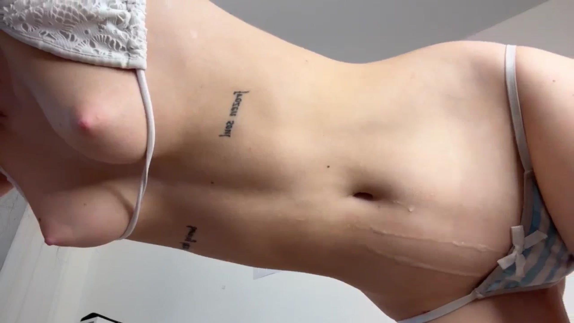 Gallery image thumbnail from Kelly_Grey's myfreecams stream on, 07/26/2025, 15:24 image 16 of 20
