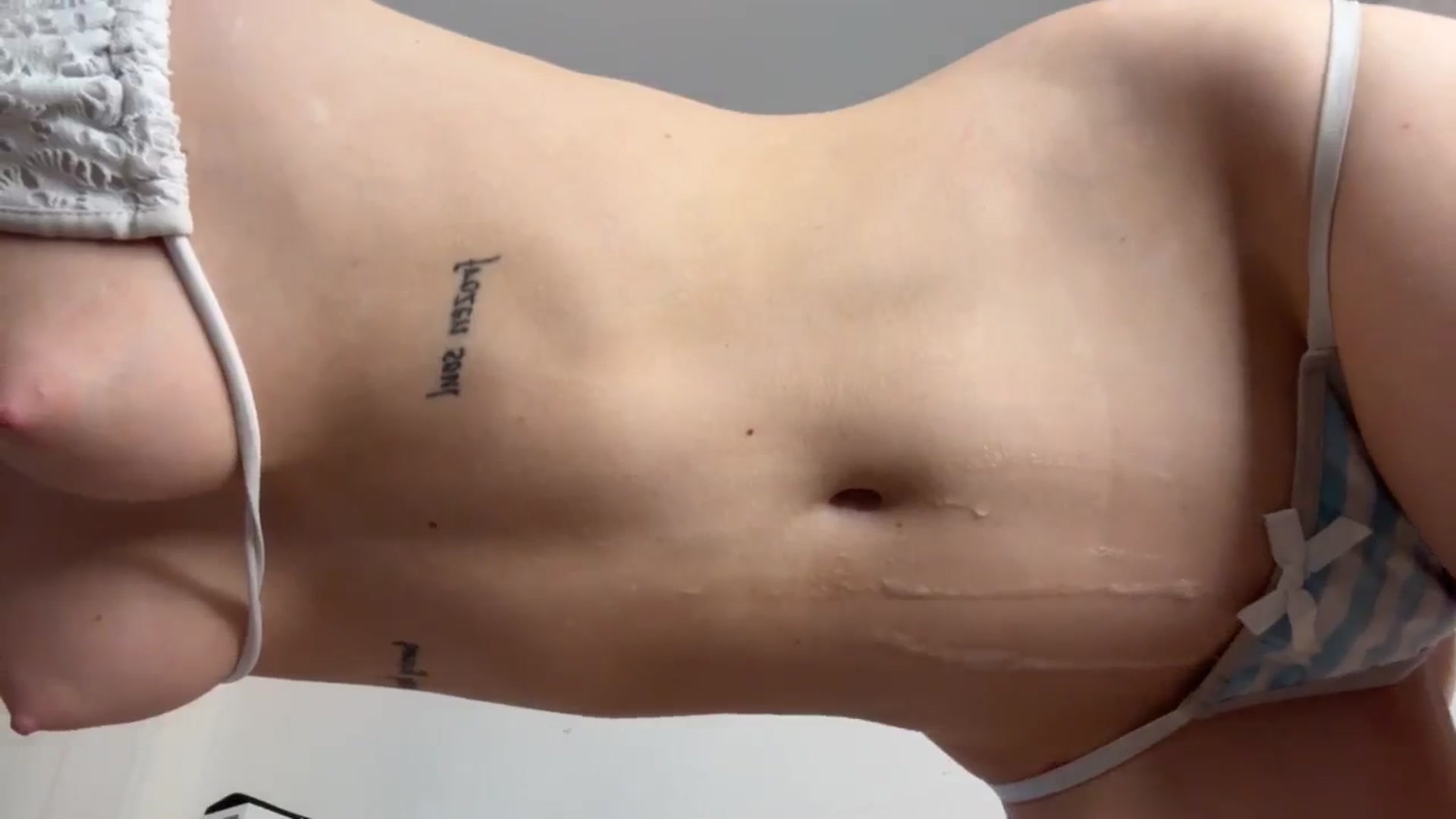 Gallery image thumbnail from Kelly_Grey's myfreecams stream on, 07/26/2025, 15:24 image 15 of 20