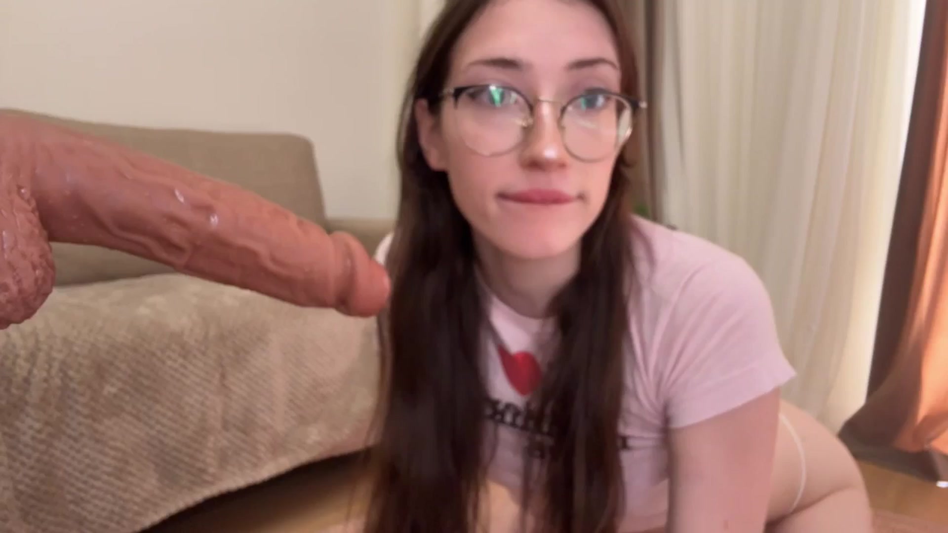 Gallery image thumbnail from Kelly_Grey's myfreecams stream on, 08/17/2025, 14:46 image 4 of 20