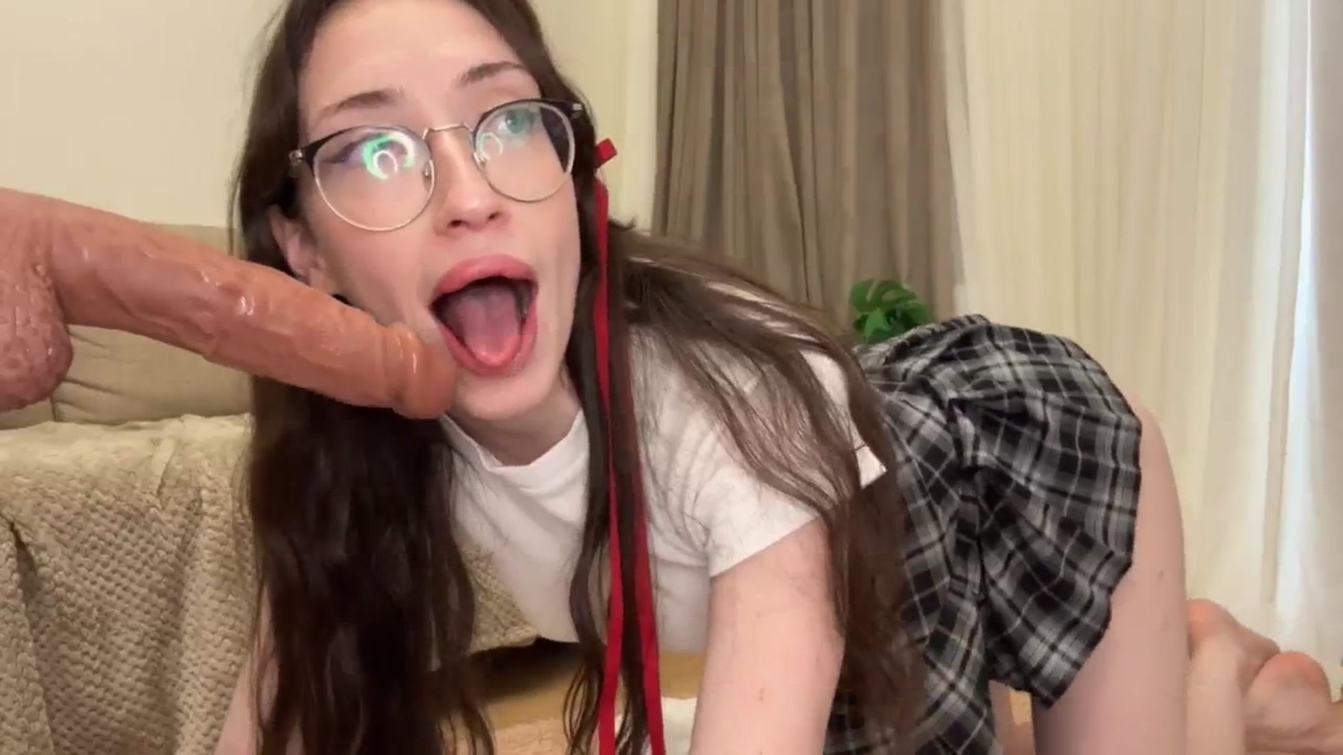 Gallery image thumbnail from Kelly_Grey's myfreecams stream on, 08/19/2025, 11:30 image 17 of 20