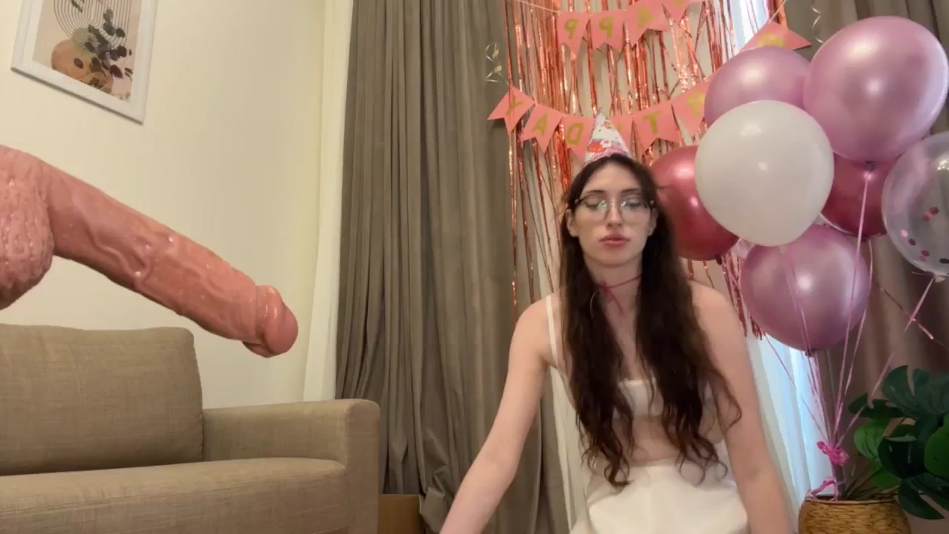 Gallery image thumbnail from Kelly_Grey's myfreecams stream on, 08/24/2025, 10:41 image 8 of 20