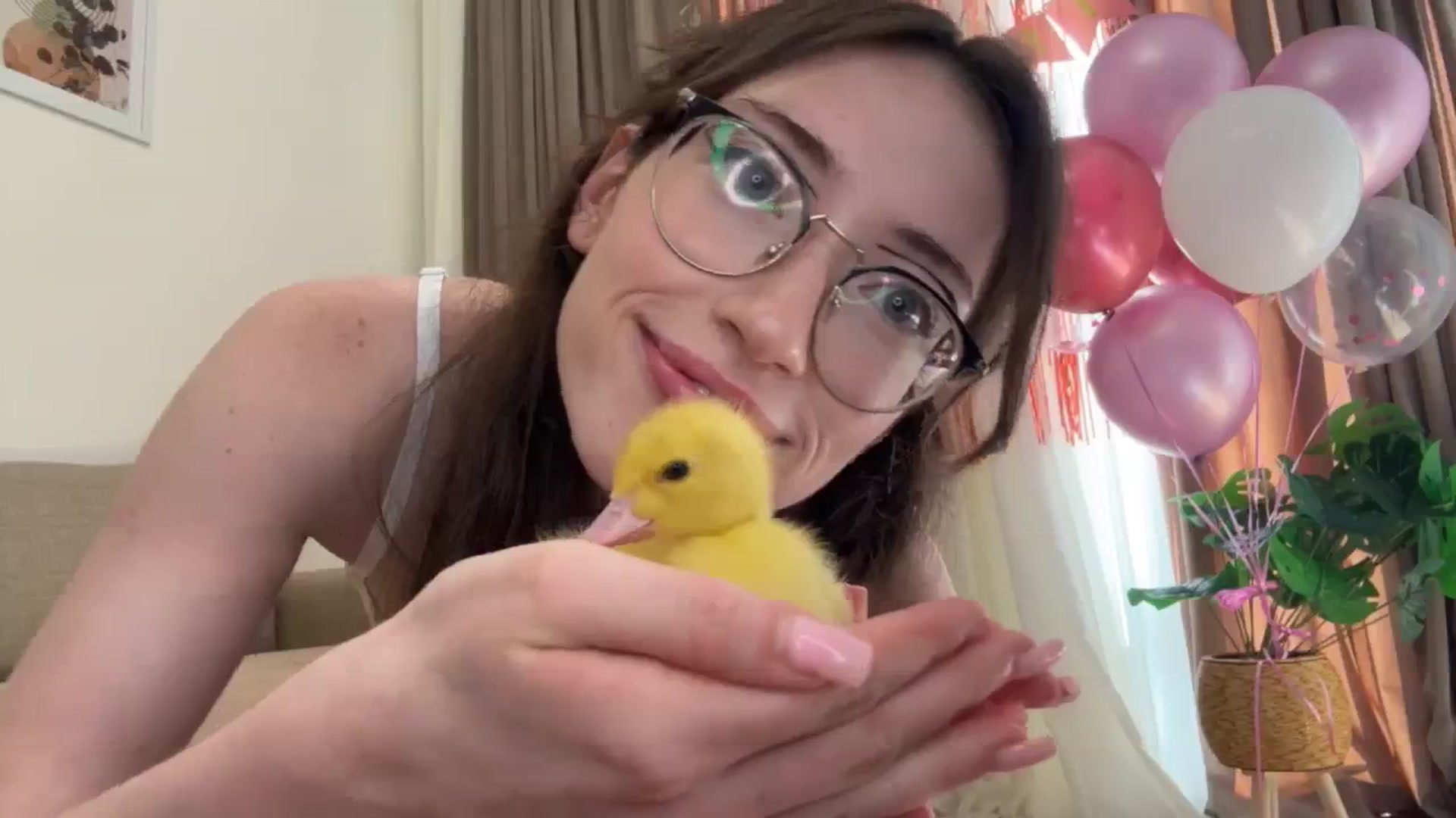 Gallery image thumbnail from Kelly_Grey's myfreecams stream on, 08/24/2025, 13:43 image 10 of 20