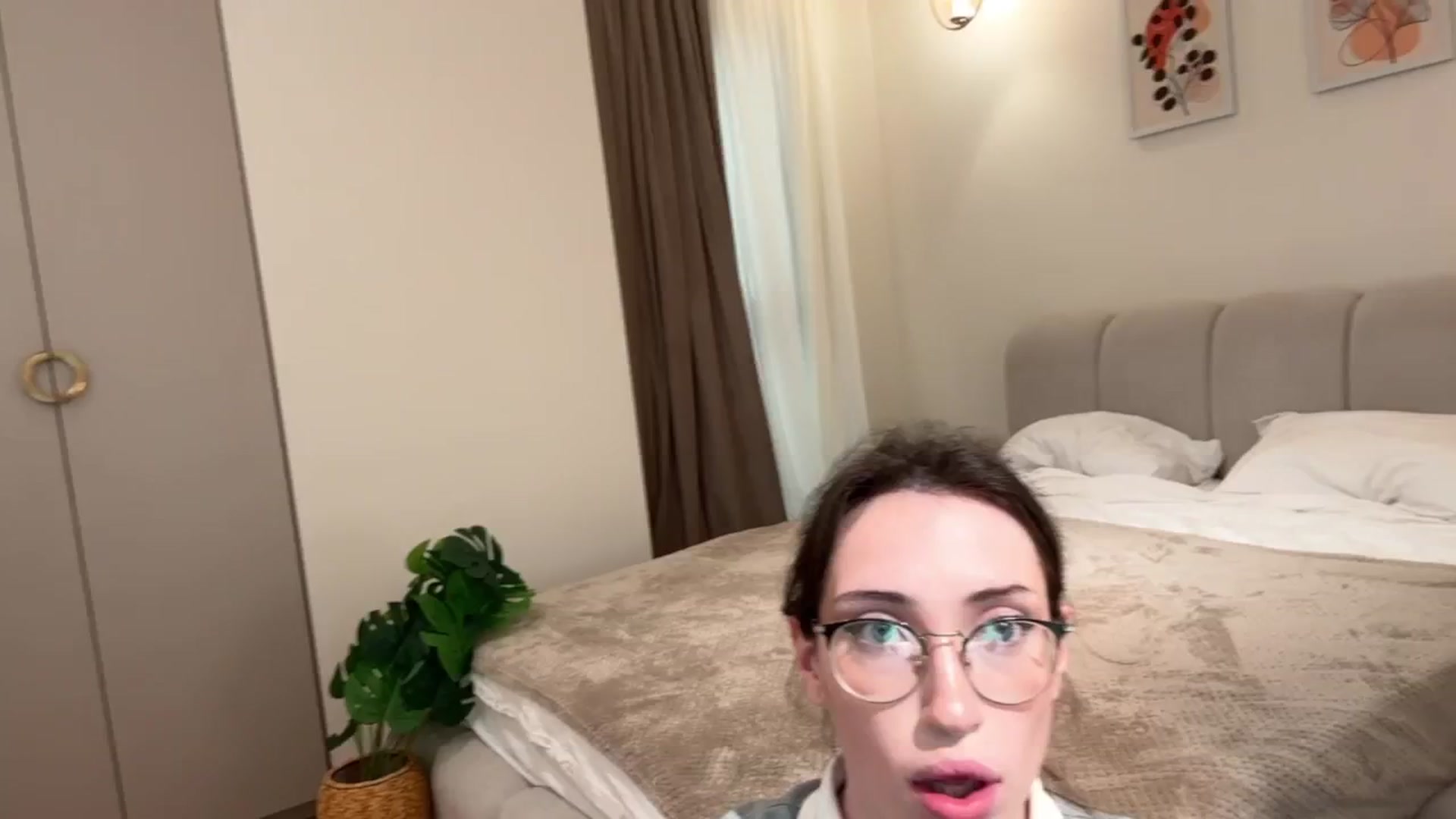 Gallery image thumbnail from Kelly_Grey's myfreecams stream on, 10/10/2025, 13:44 image 12 of 20