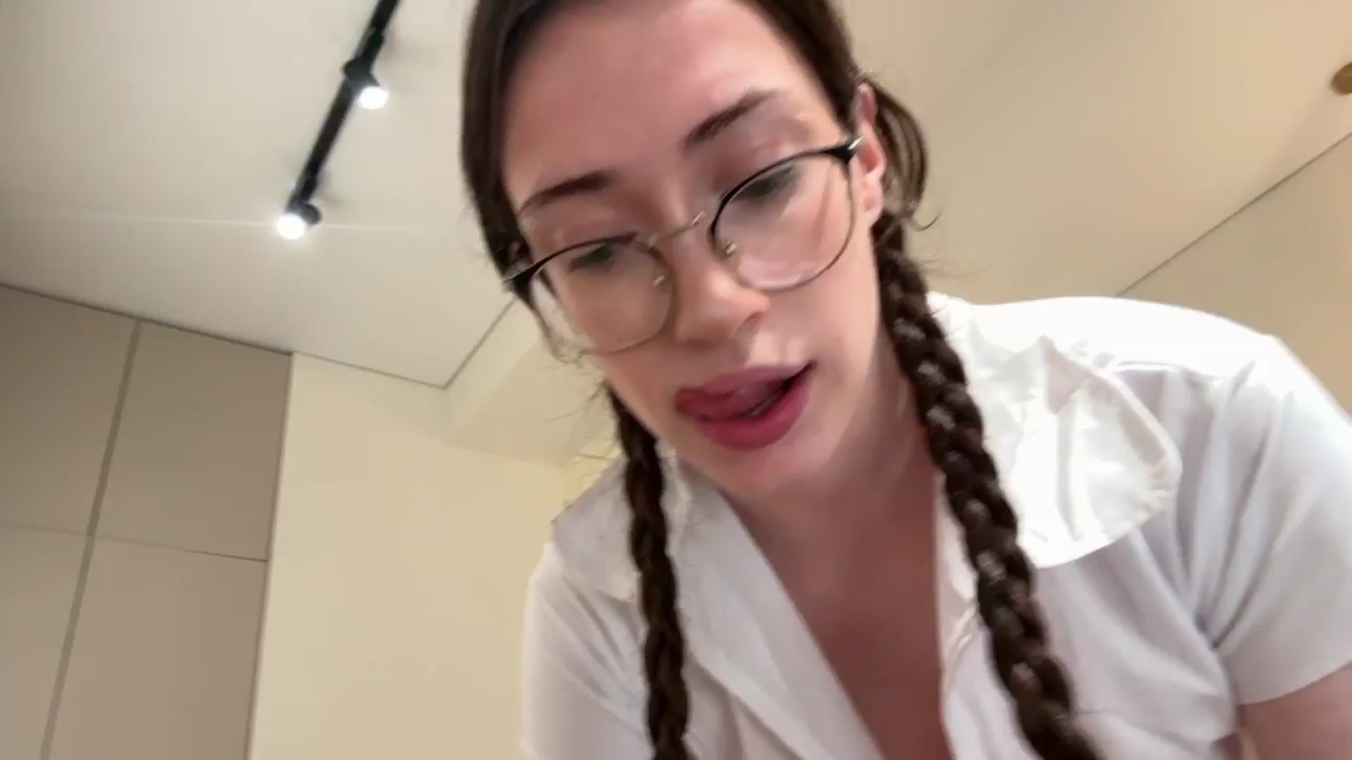 Gallery image thumbnail from Kelly_Grey's myfreecams stream on, 10/12/2025, 10:56 image 7 of 20