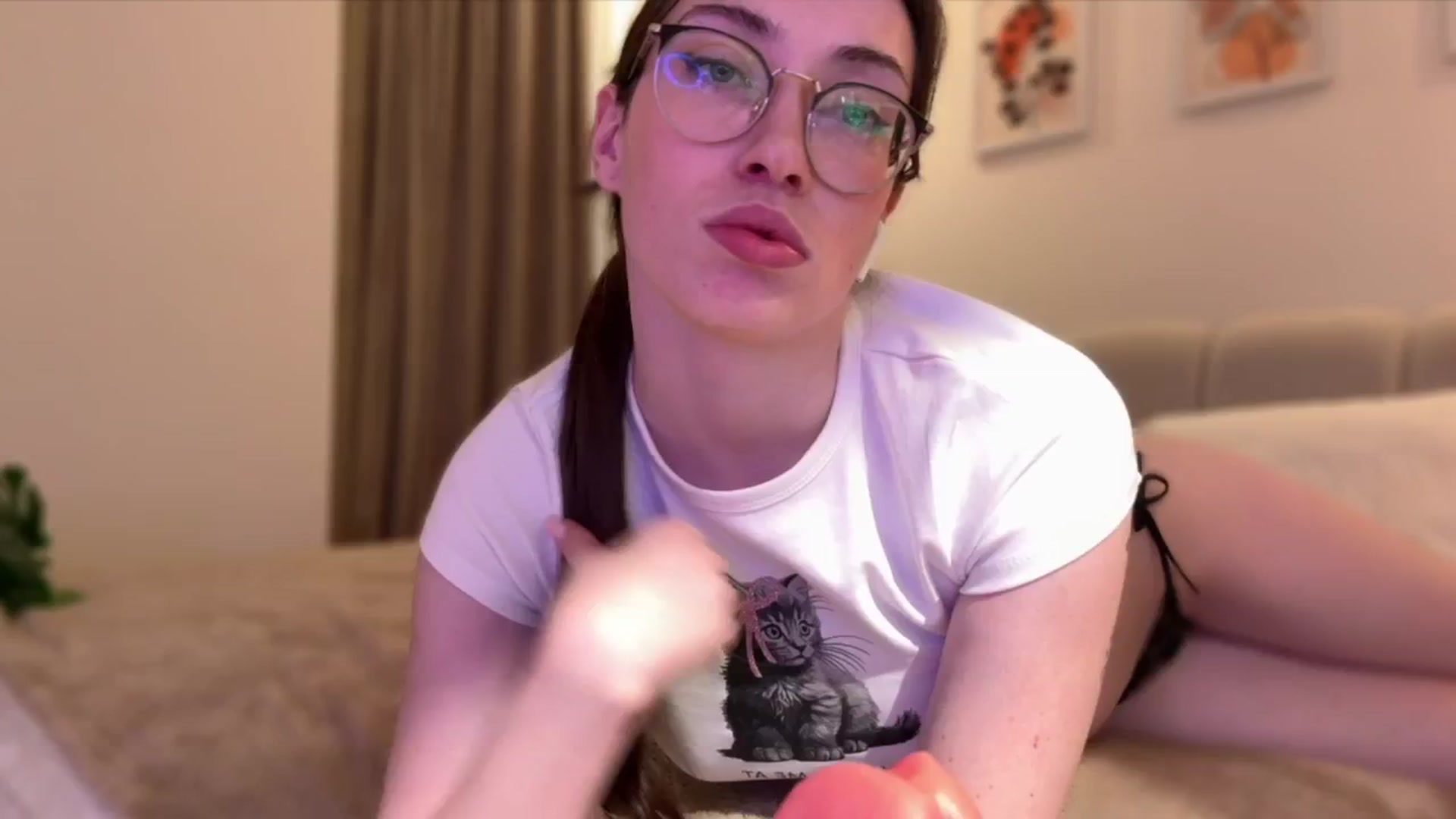 Gallery image thumbnail from Kelly_Grey's myfreecams stream on, 10/15/2025, 12:36 image 19 of 20