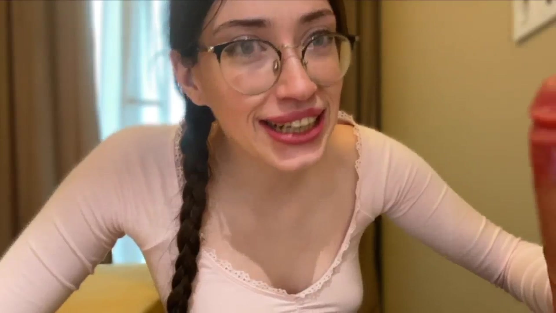 Gallery image thumbnail from Kelly_Grey's myfreecams stream on, 10/28/2025, 13:21 image 10 of 20