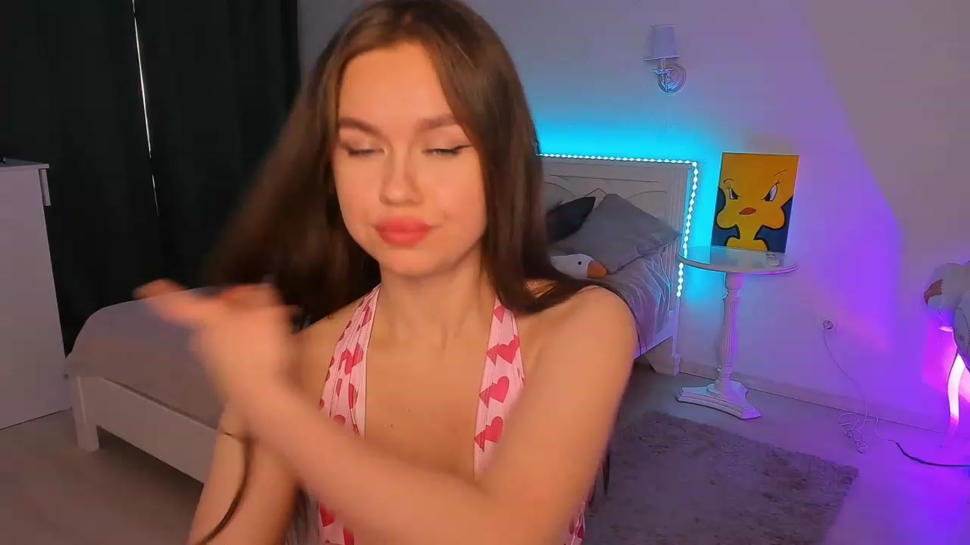 Gallery image thumbnail from Kelly_Roselyn's myfreecams stream on, 05/22/2023, 09:38 image 8 of 20