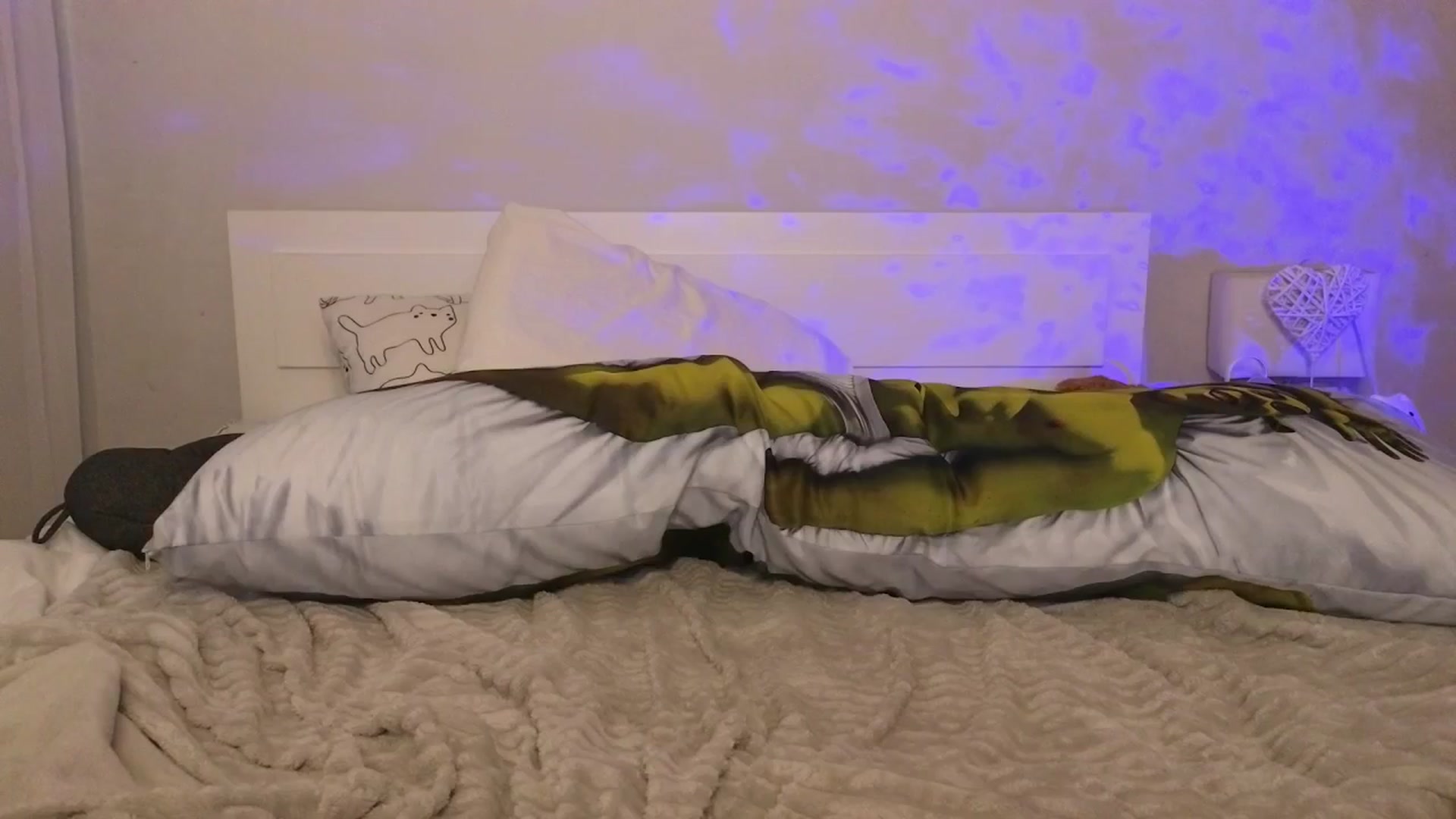 Gallery image thumbnail from Kellykeat's myfreecams stream on, 04/22/2025, 13:44 image 14 of 20