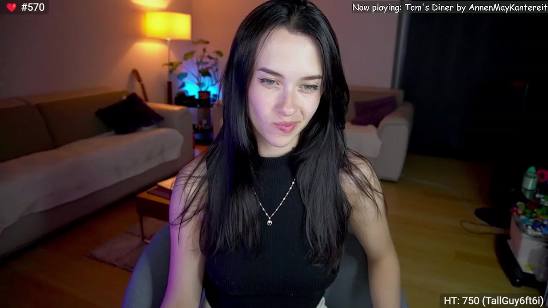 Gallery image thumbnail from Kenaz6's myfreecams stream on, 08/04/2023, 24:55 image 8 of 20