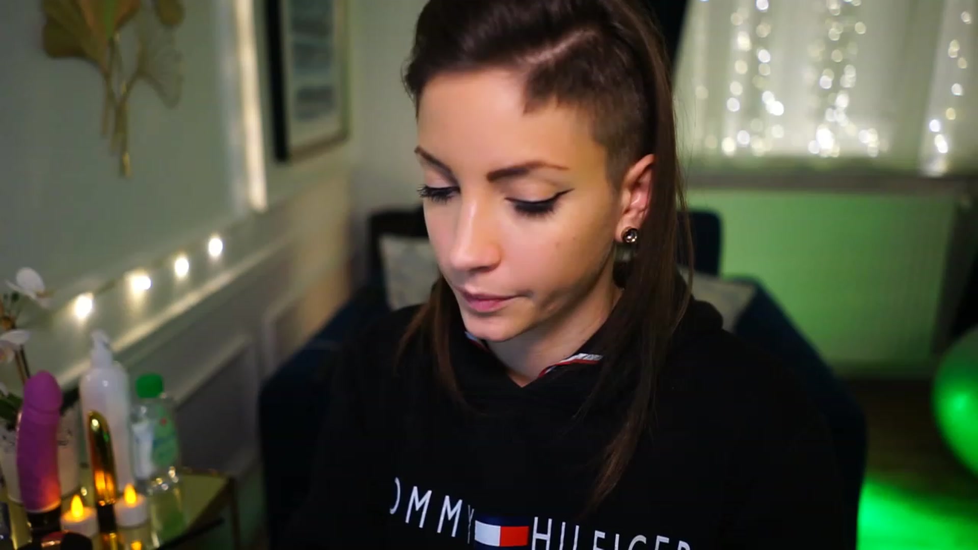 Gallery image thumbnail from Kend_dall's myfreecams stream on, 11/14/2022, 13:49 image 3 of 20