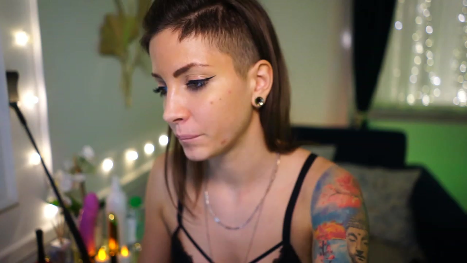 Gallery image thumbnail from Kend_dall's myfreecams stream on, 11/14/2022, 13:49 image 15 of 20