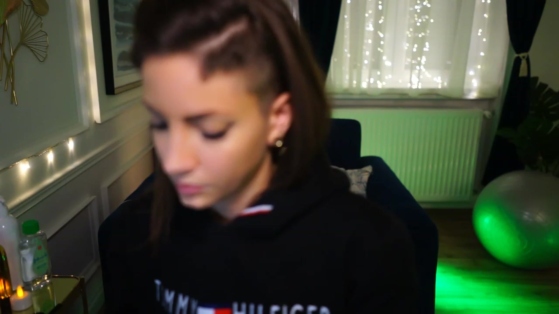 Gallery image thumbnail from Kend_dall's myfreecams stream on, 11/14/2022, 13:49 image 5 of 20