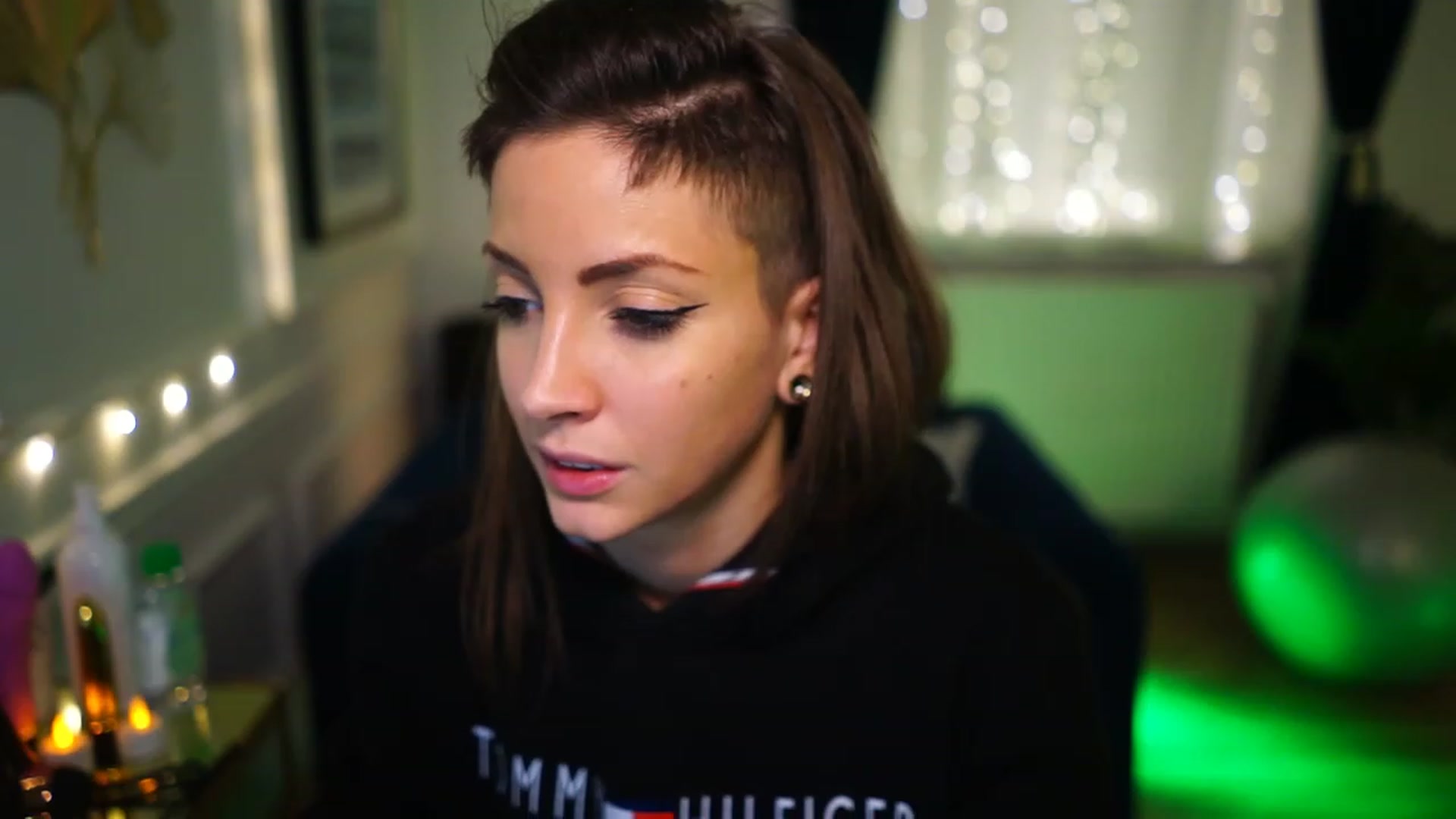 Gallery image thumbnail from Kend_dall's myfreecams stream on, 11/14/2022, 13:49 image 7 of 20