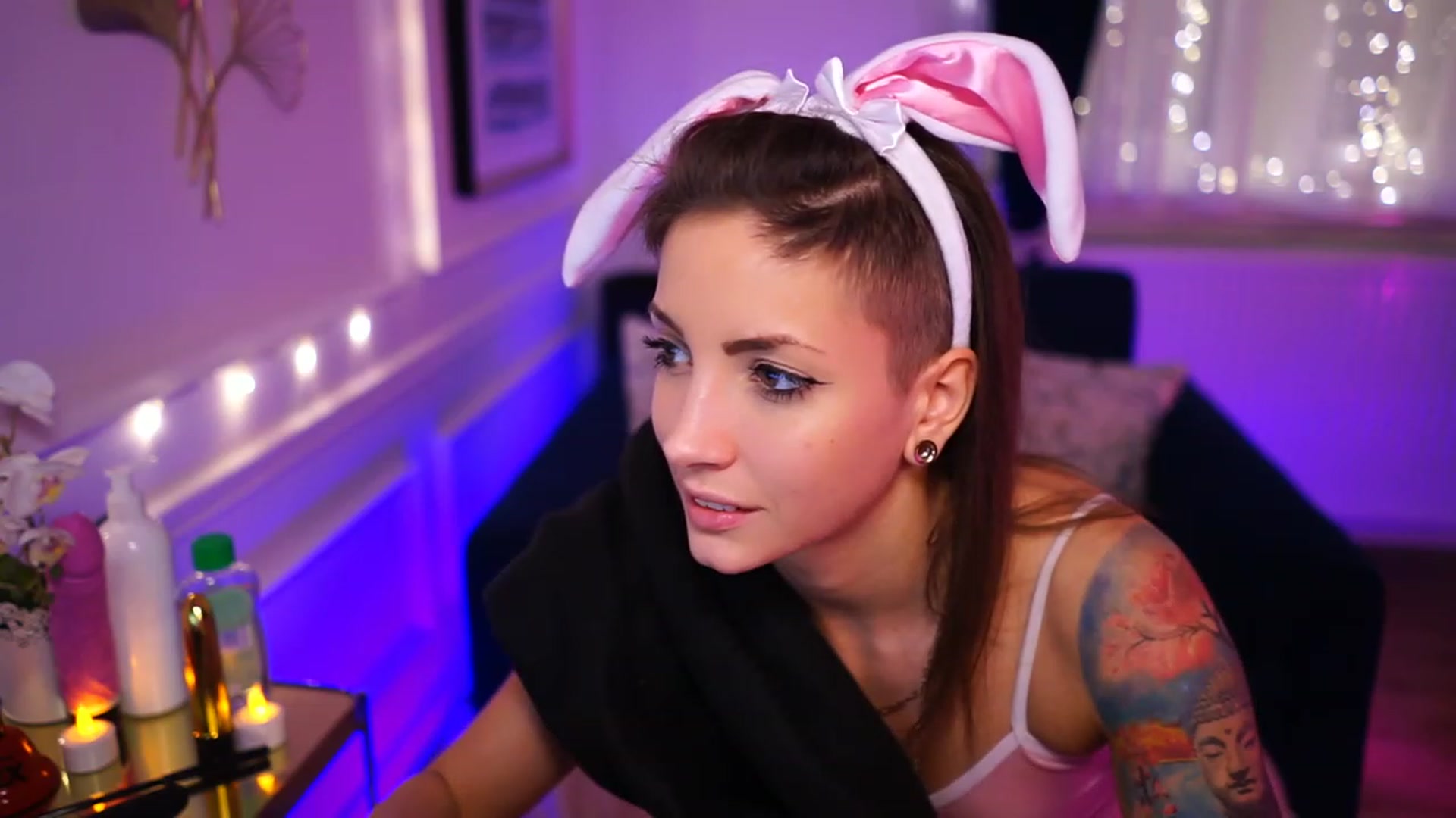 Gallery image thumbnail from Kend_dall's myfreecams stream on, 11/15/2022, 13:36 image 18 of 20