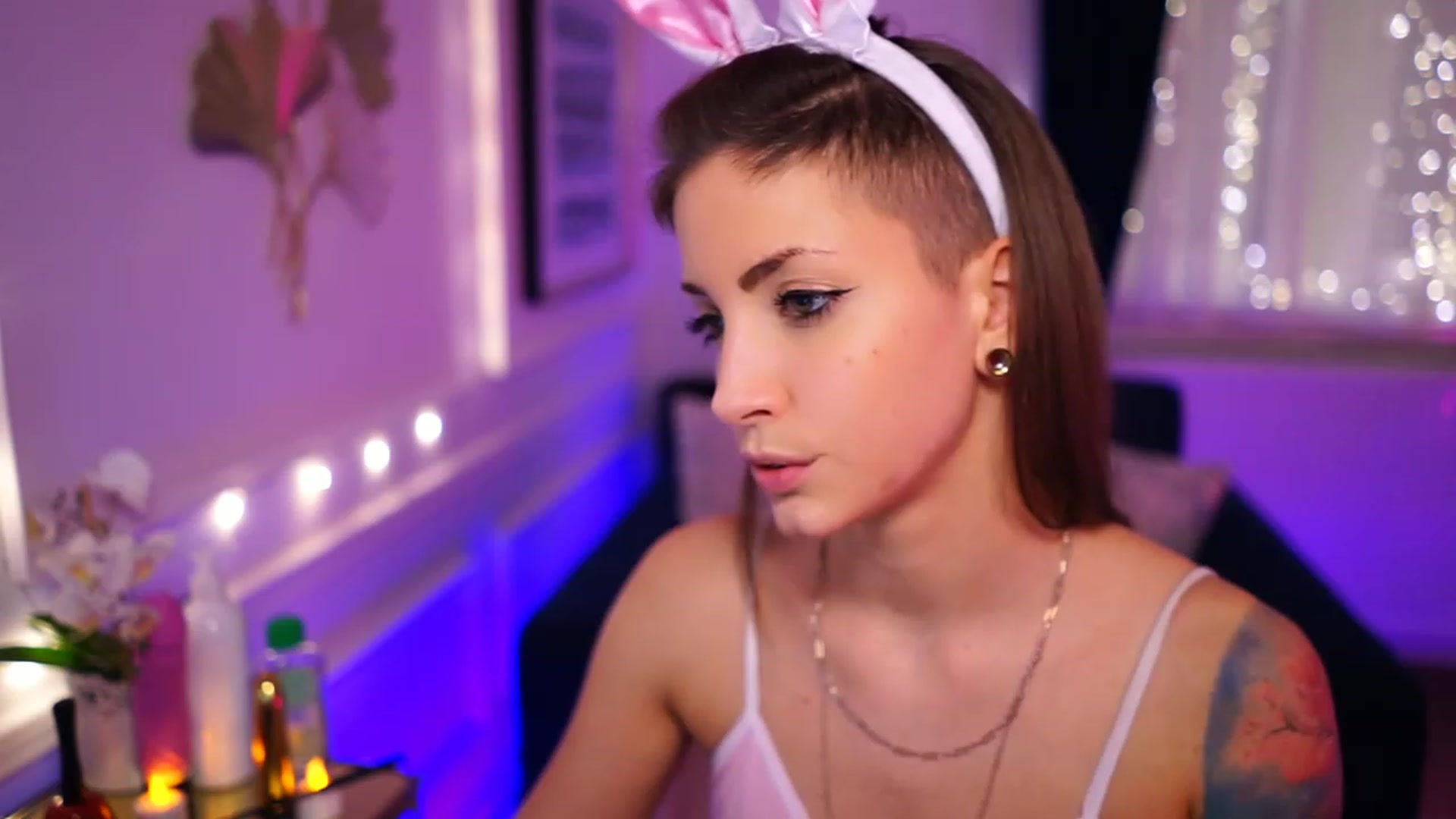 Gallery image thumbnail from Kend_dall's myfreecams stream on, 11/15/2022, 13:36 image 12 of 20