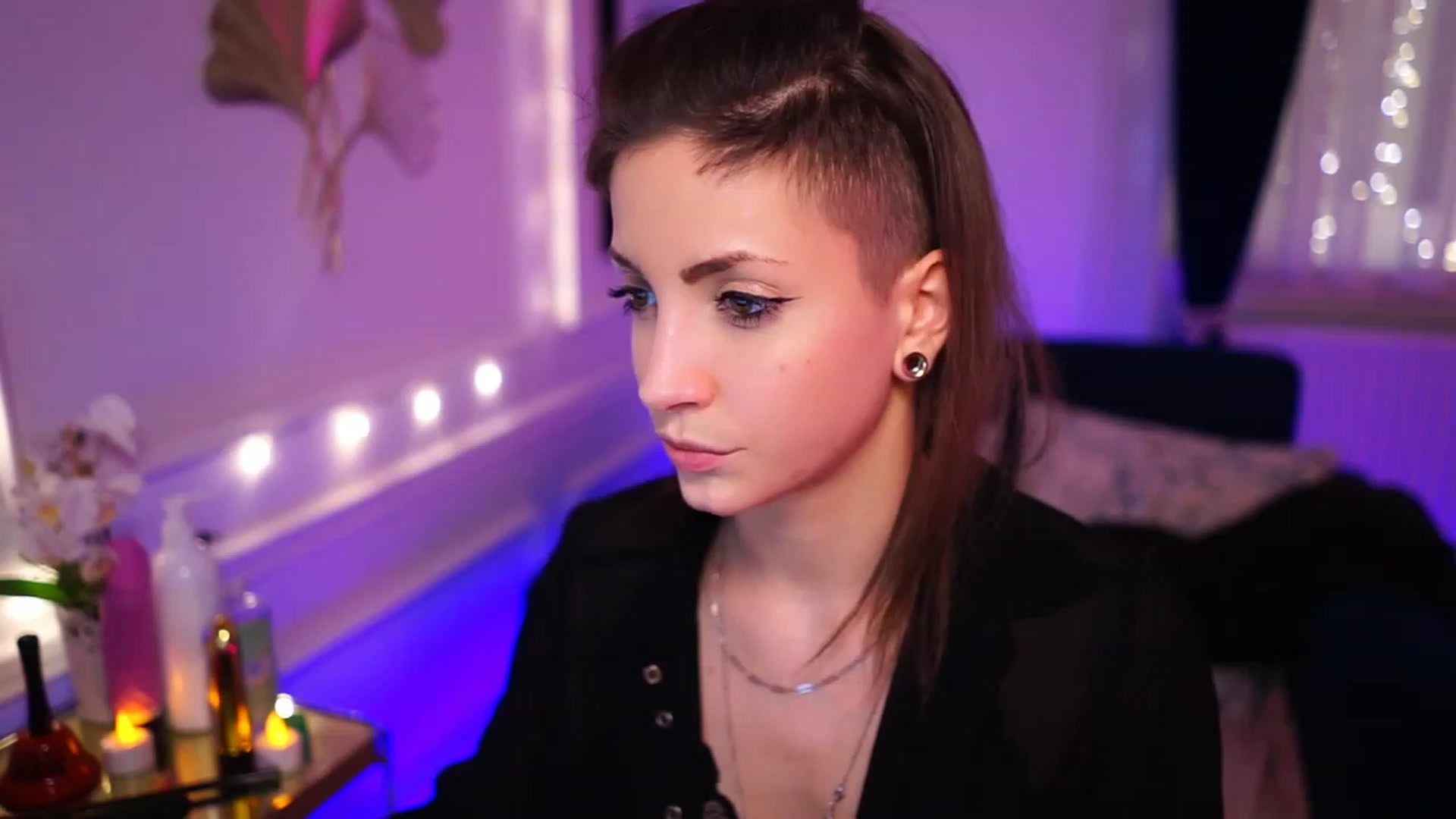 Gallery image thumbnail from Kend_dall's myfreecams stream on, 11/15/2022, 16:05 image 9 of 20