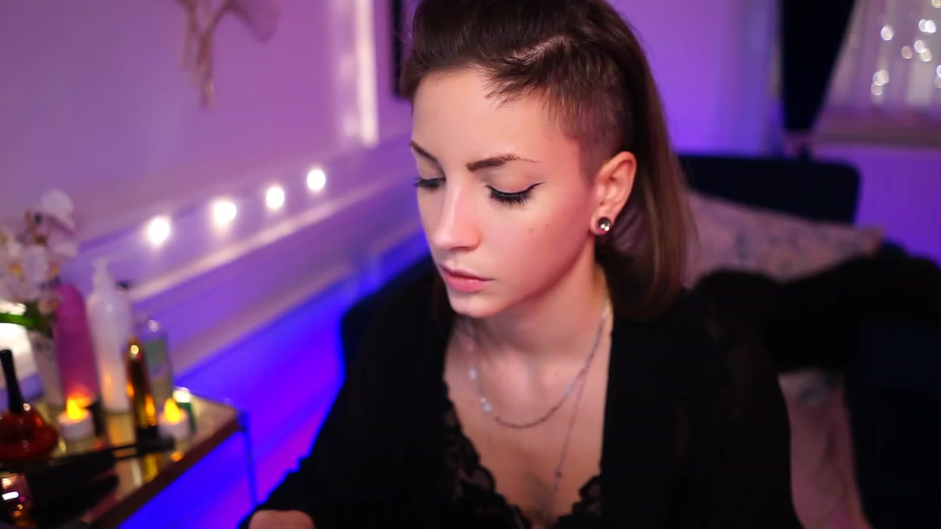 Gallery image thumbnail from Kend_dall's myfreecams stream on, 11/15/2022, 16:05 image 13 of 20