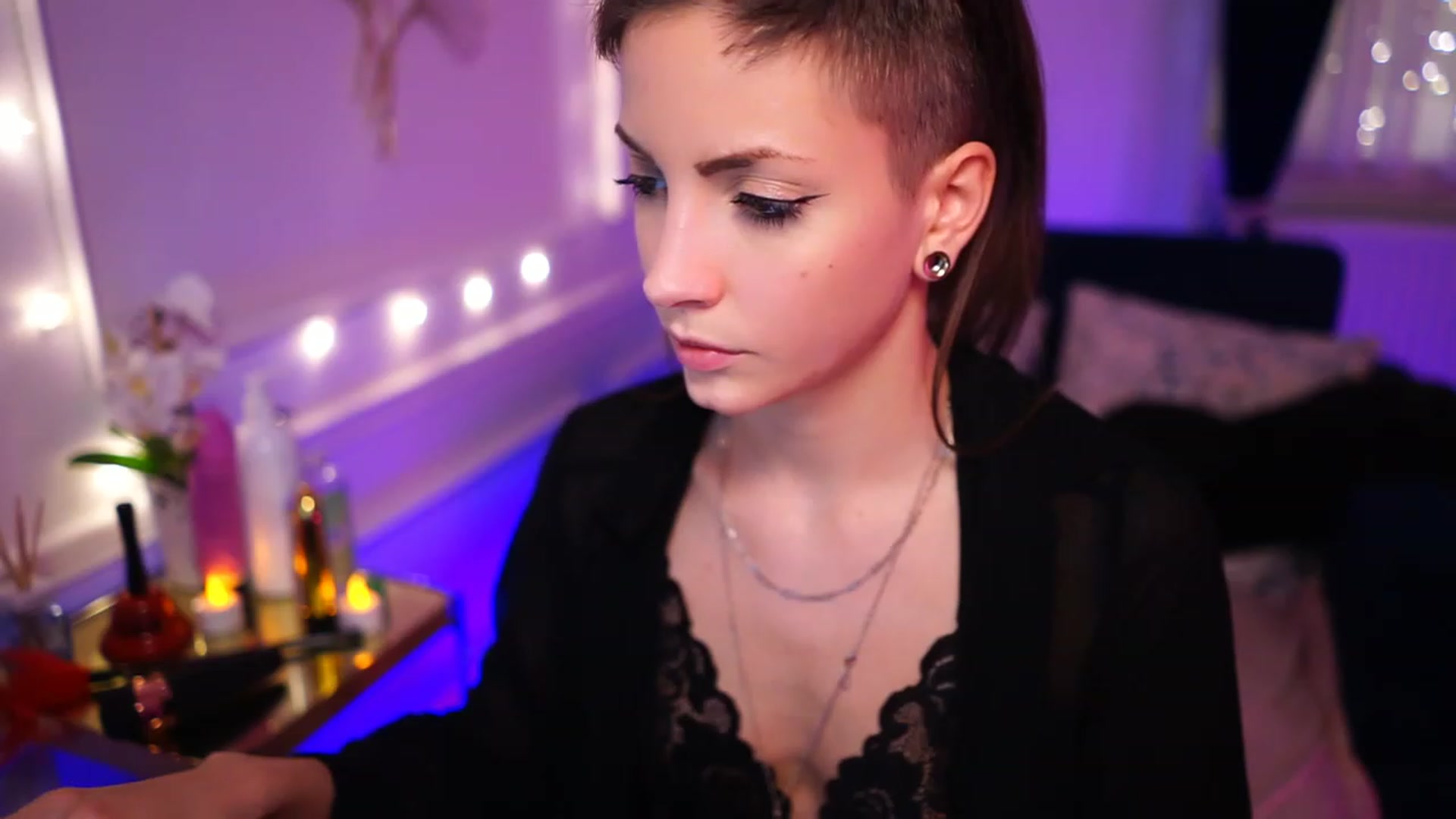 Gallery image thumbnail from Kend_dall's myfreecams stream on, 11/15/2022, 16:05 image 17 of 20