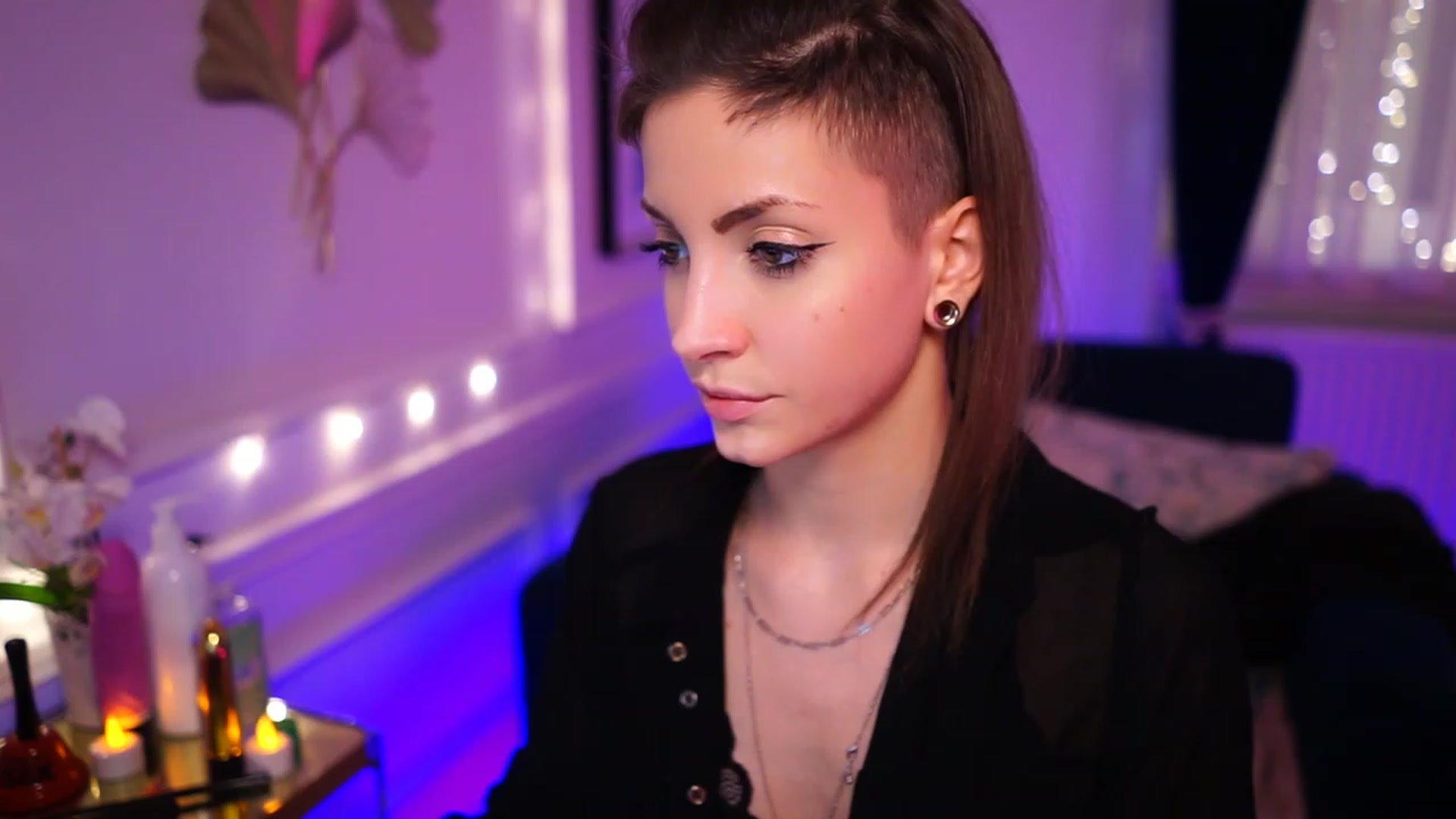 Gallery image thumbnail from Kend_dall's myfreecams stream on, 11/15/2022, 16:05 image 7 of 20