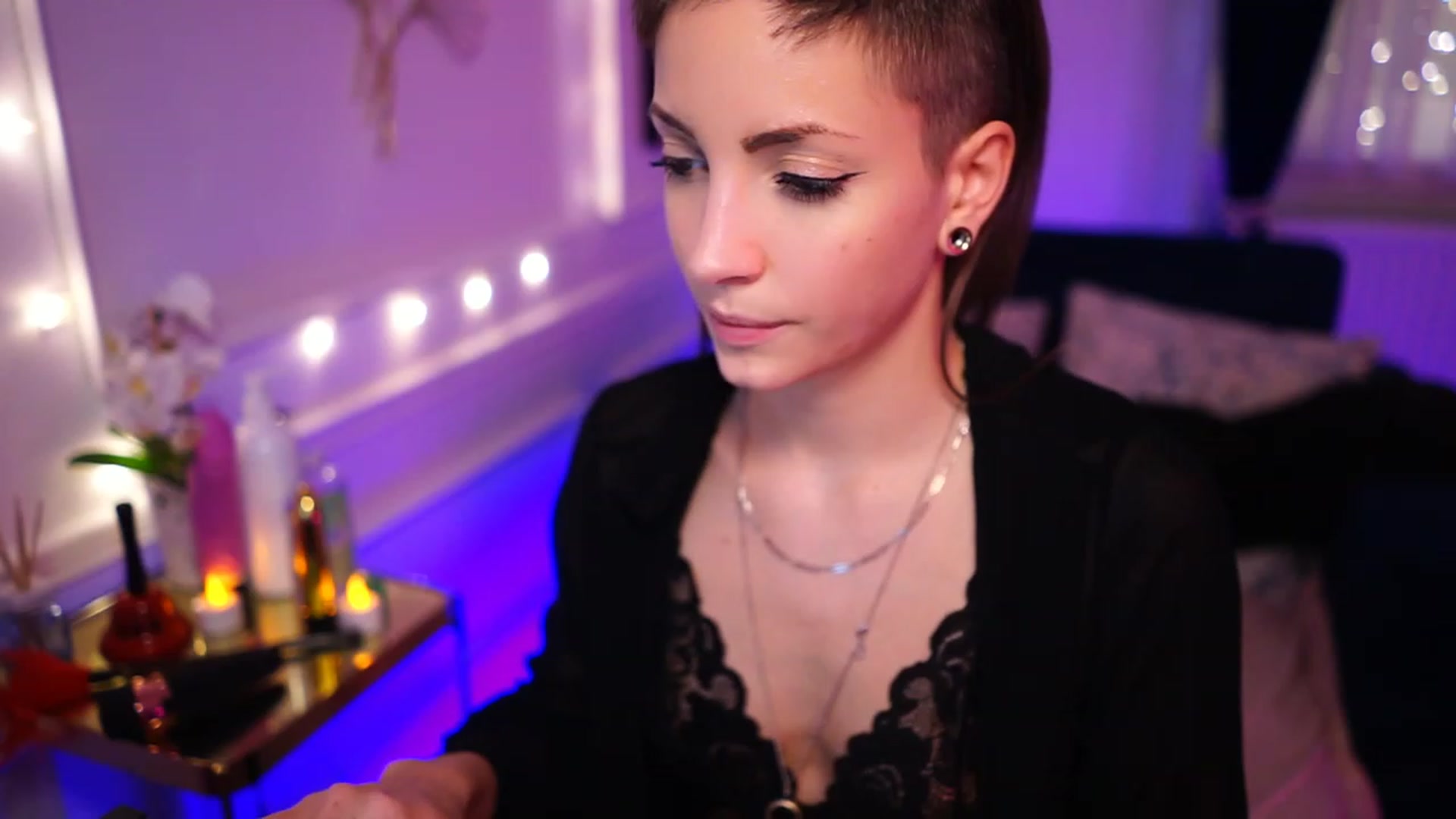 Gallery image thumbnail from Kend_dall's myfreecams stream on, 11/15/2022, 16:05 image 16 of 20