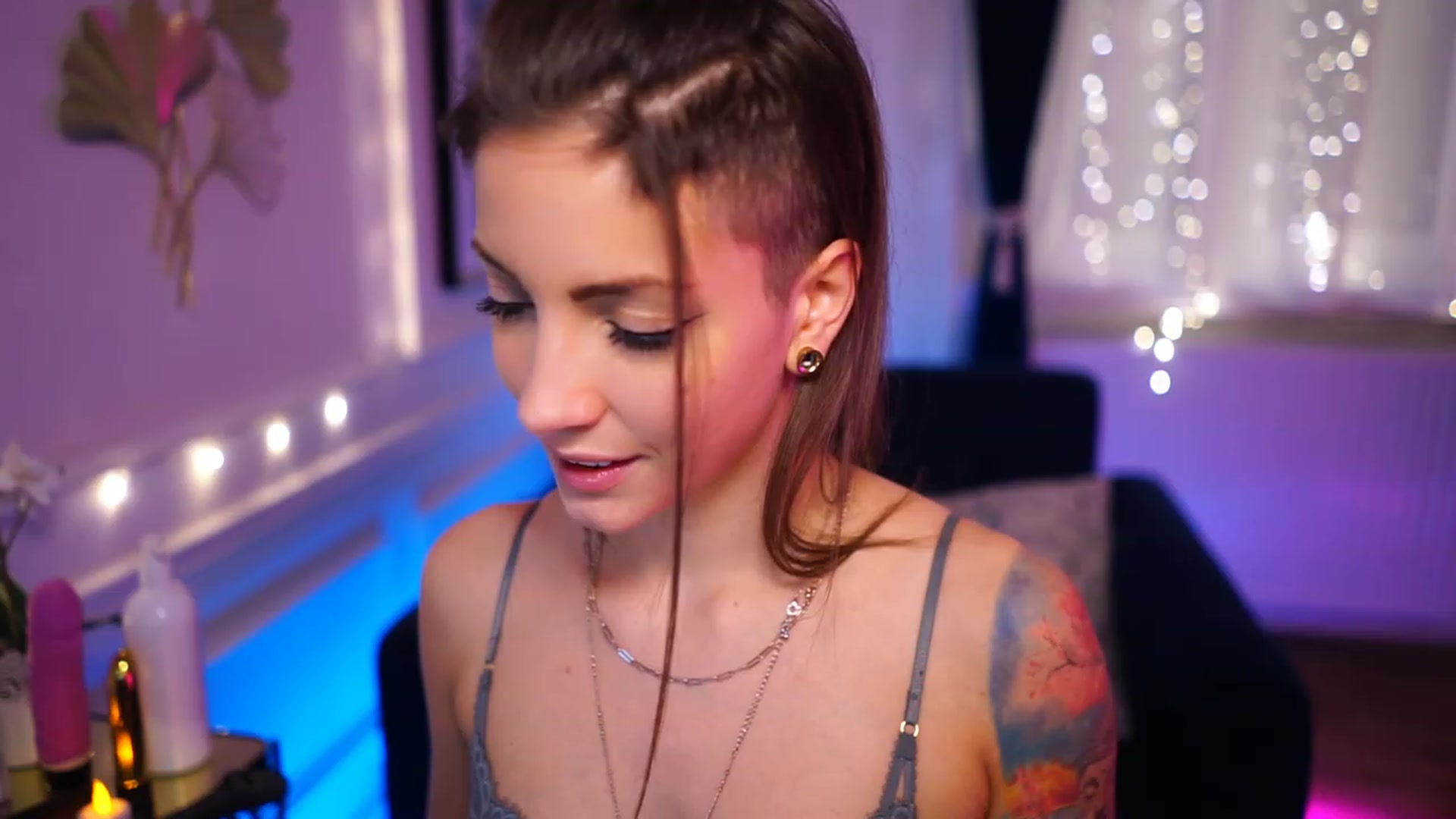 Gallery image thumbnail from Kend_dall's myfreecams stream on, 11/17/2022, 14:16 image 8 of 20