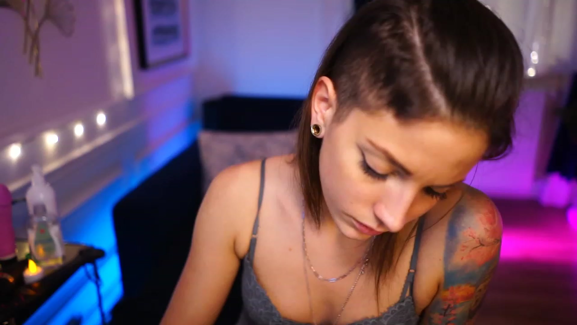 Gallery image thumbnail from Kend_dall's myfreecams stream on, 11/17/2022, 16:06 image 5 of 20