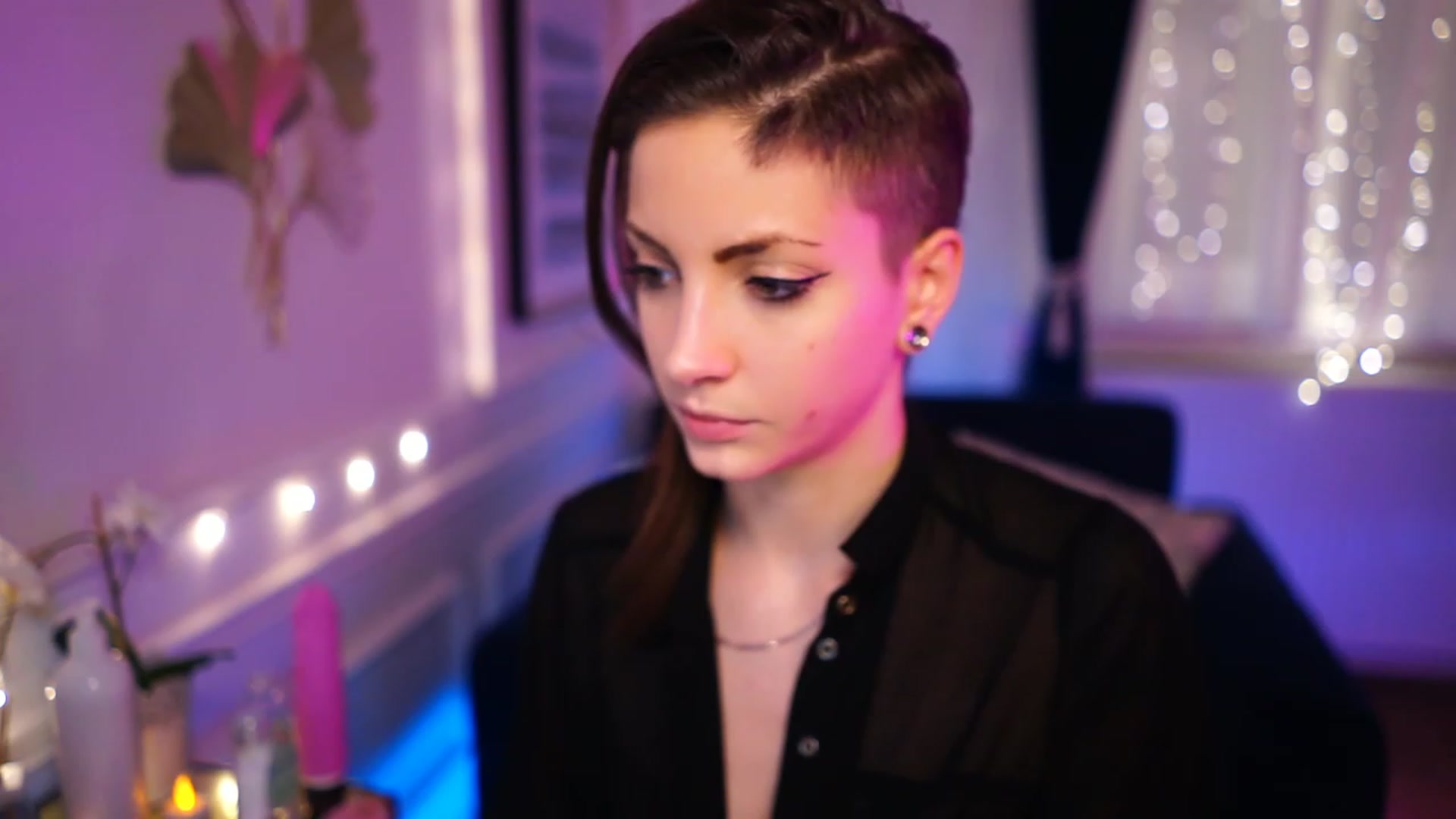 Gallery image thumbnail from Kend_dall's myfreecams stream on, 11/18/2022, 23:17 image 13 of 20