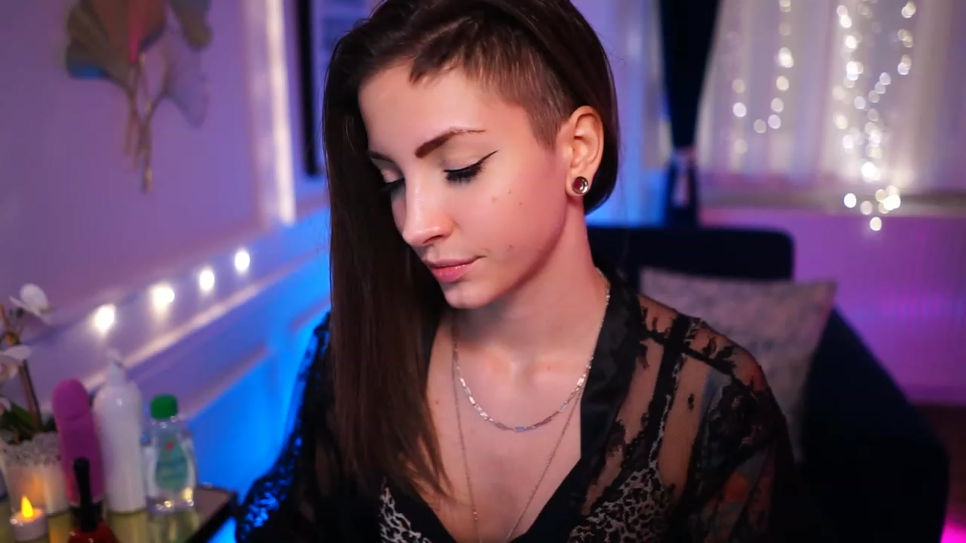 Gallery image thumbnail from Kend_dall's myfreecams stream on, 11/21/2022, 16:29 image 5 of 20