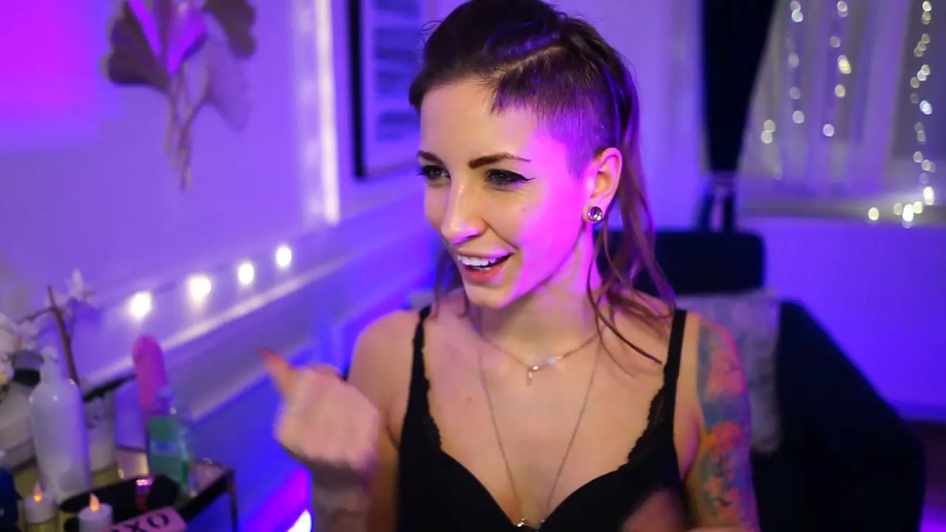 Gallery image thumbnail from Kend_dall's myfreecams stream on, 11/22/2022, 21:08 image 20 of 20