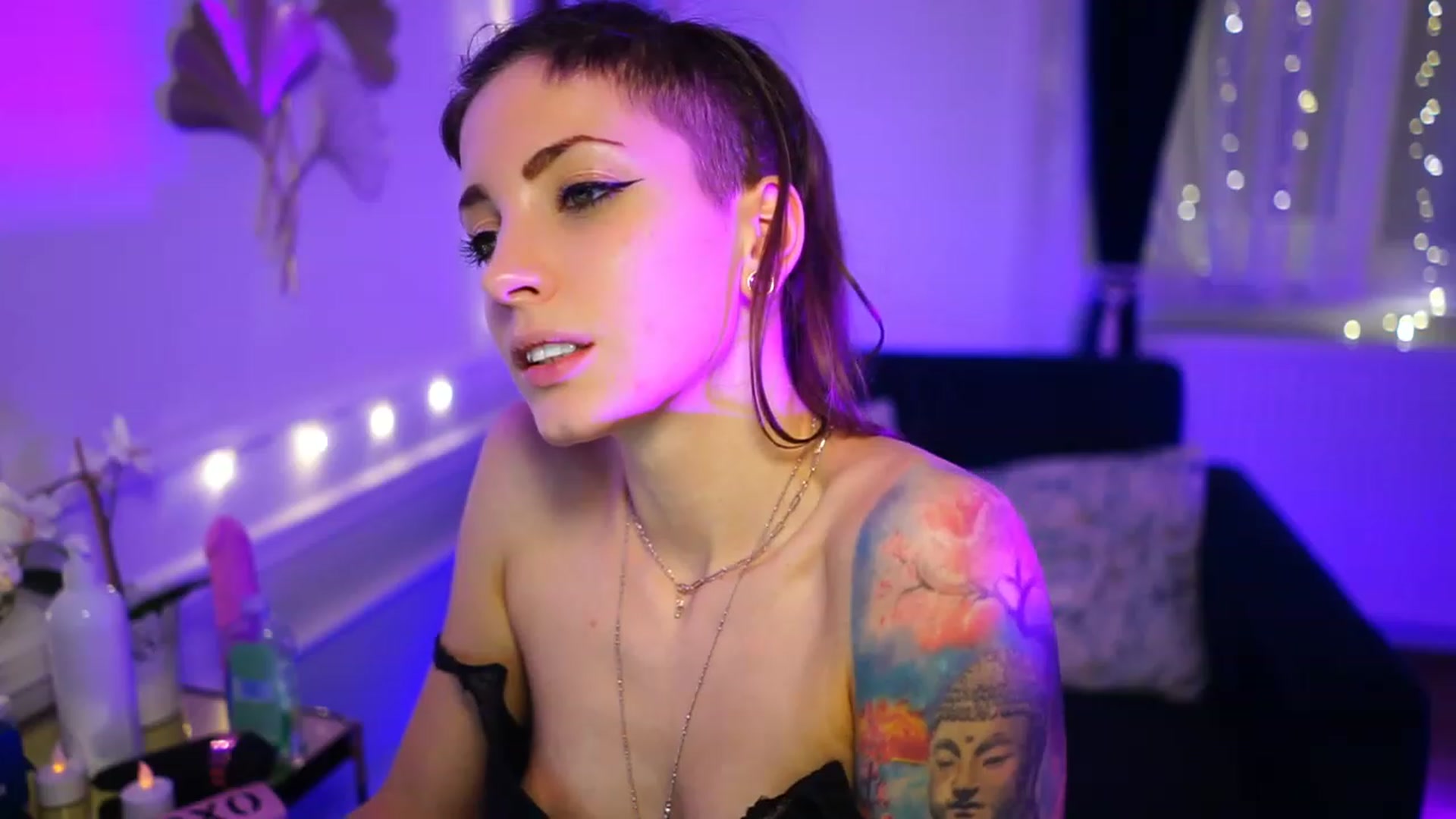 Gallery image thumbnail from Kend_dall's myfreecams stream on, 11/22/2022, 21:08 image 18 of 20