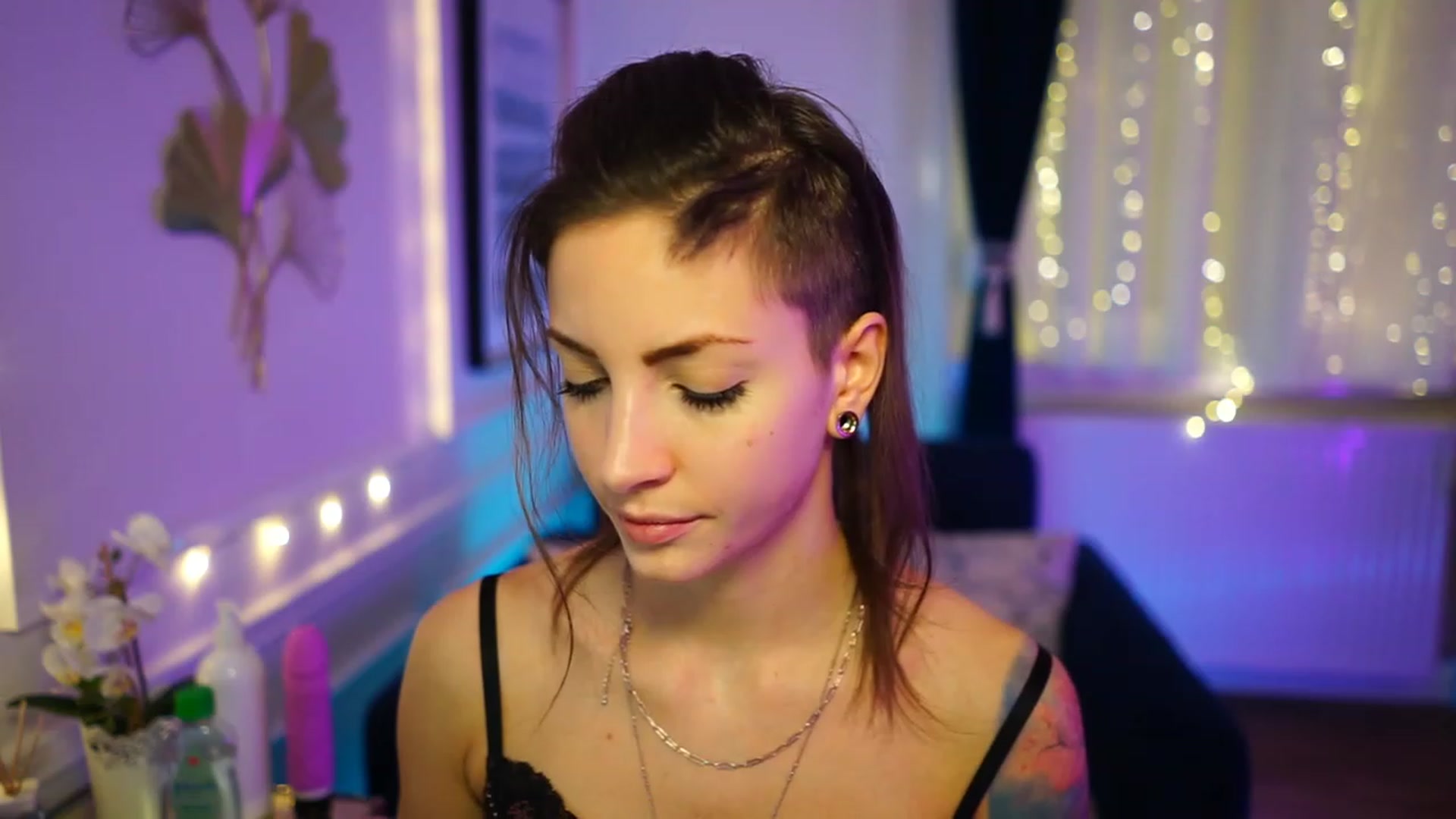 Gallery image thumbnail from Kend_dall's myfreecams stream on, 11/23/2022, 12:36 image 13 of 20