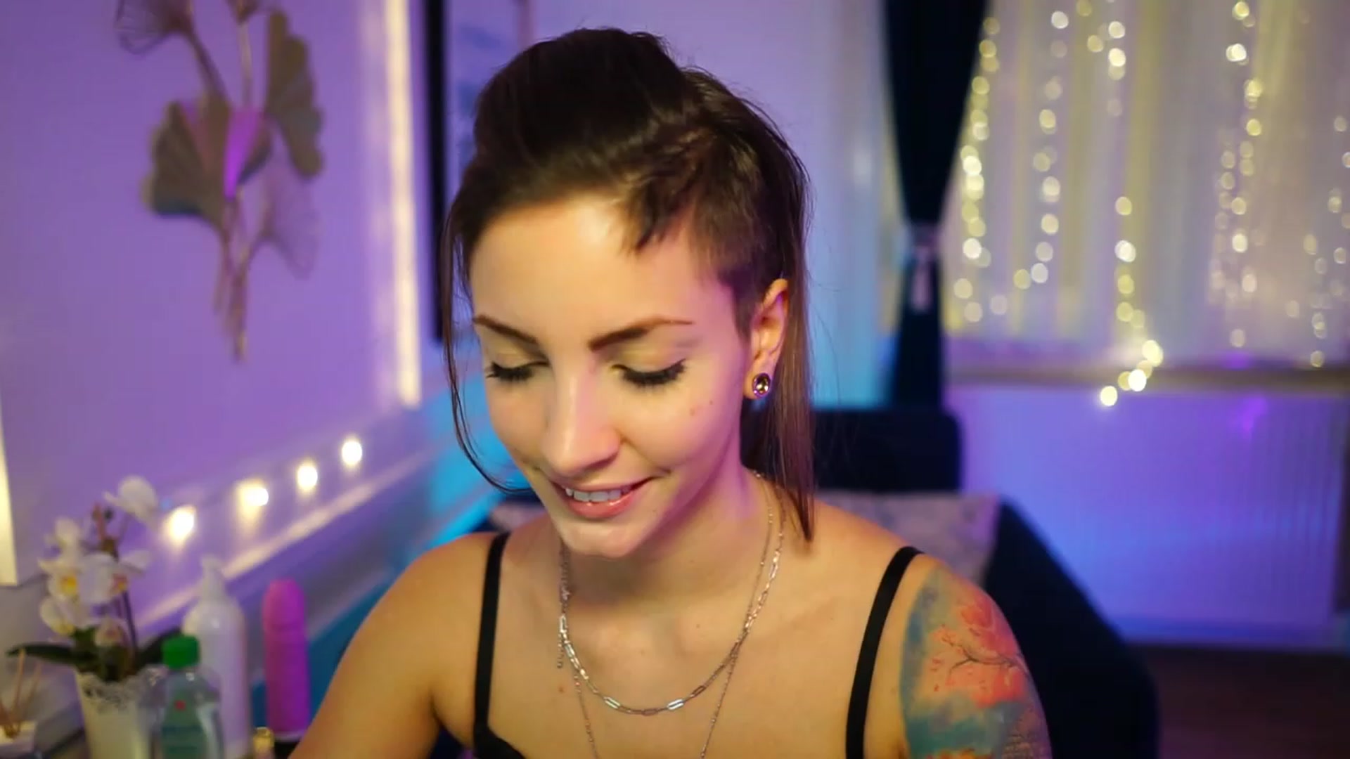 Gallery image thumbnail from Kend_dall's myfreecams stream on, 11/23/2022, 12:36 image 9 of 20