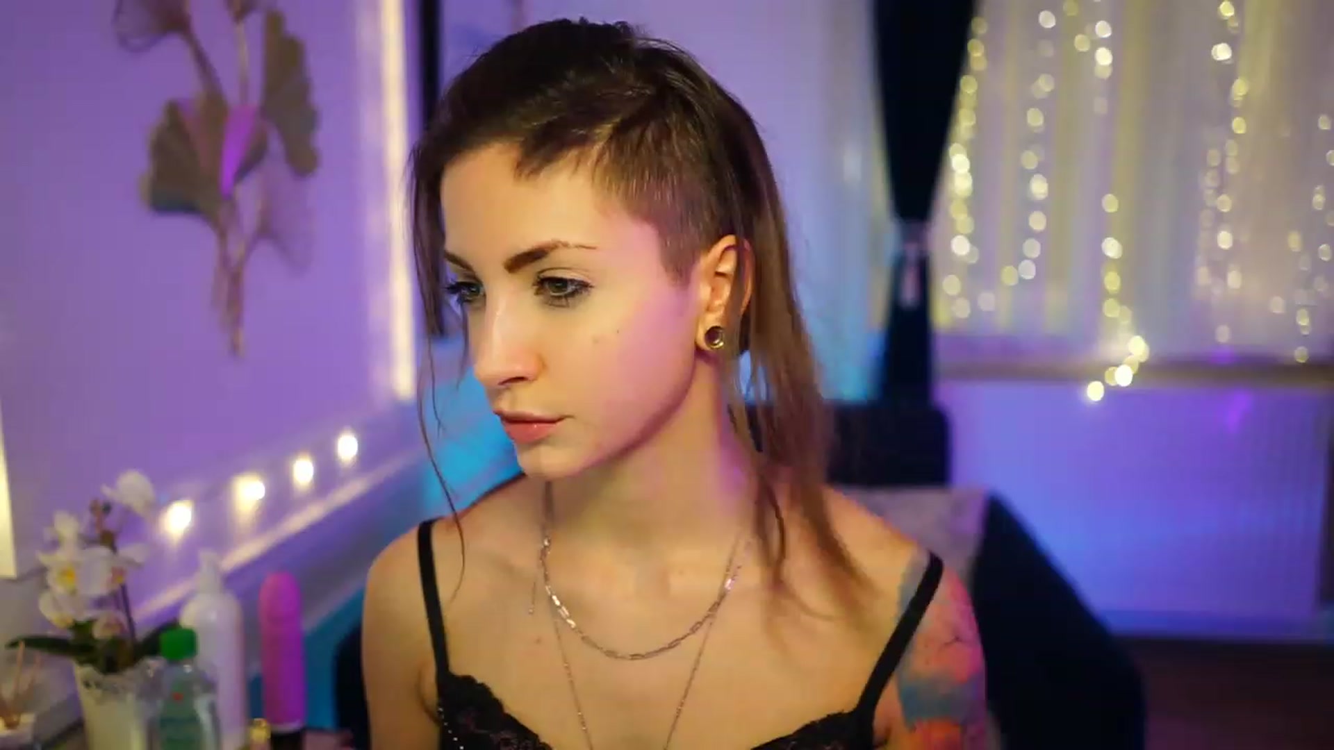 Gallery image thumbnail from Kend_dall's myfreecams stream on, 11/23/2022, 12:36 image 12 of 20