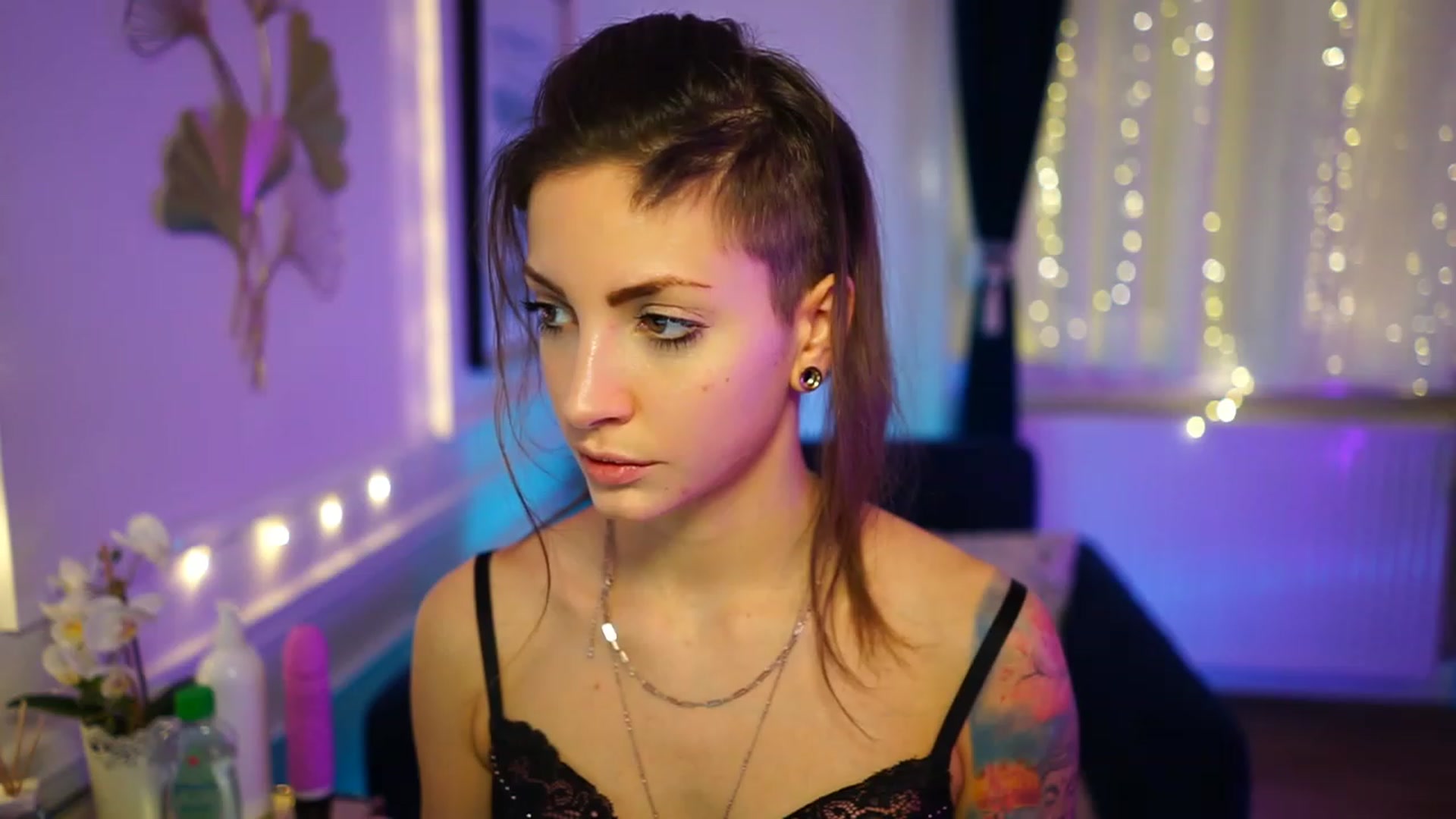 Gallery image thumbnail from Kend_dall's myfreecams stream on, 11/23/2022, 12:36 image 11 of 20