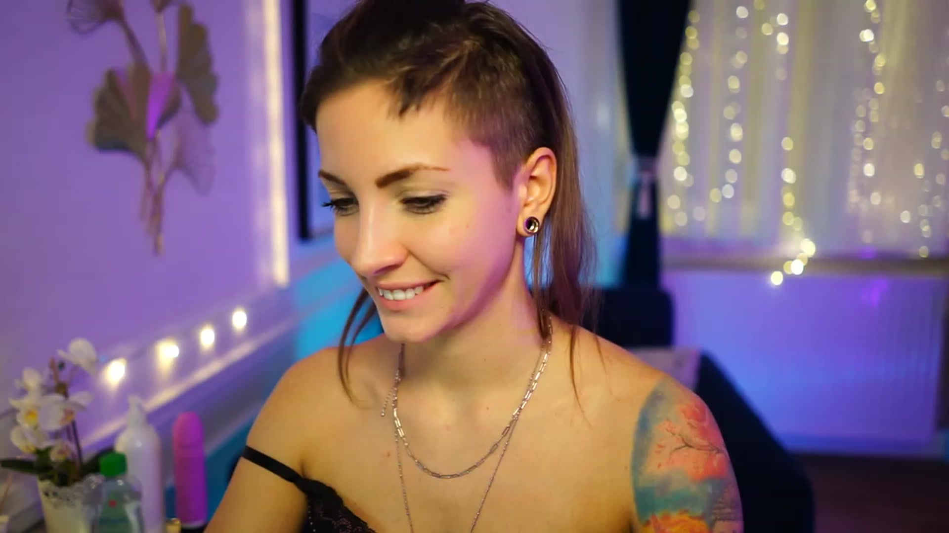 Gallery image thumbnail from Kend_dall's myfreecams stream on, 11/23/2022, 12:36 image 4 of 20
