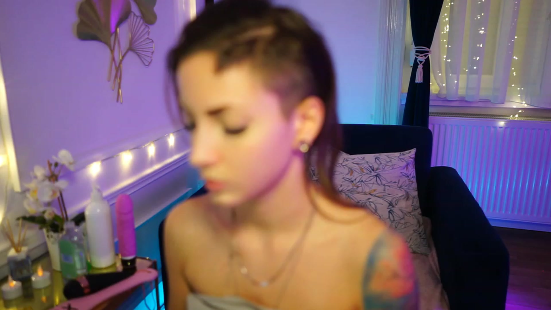 Gallery image thumbnail from Kend_dall's myfreecams stream on, 11/23/2022, 14:24 image 2 of 20