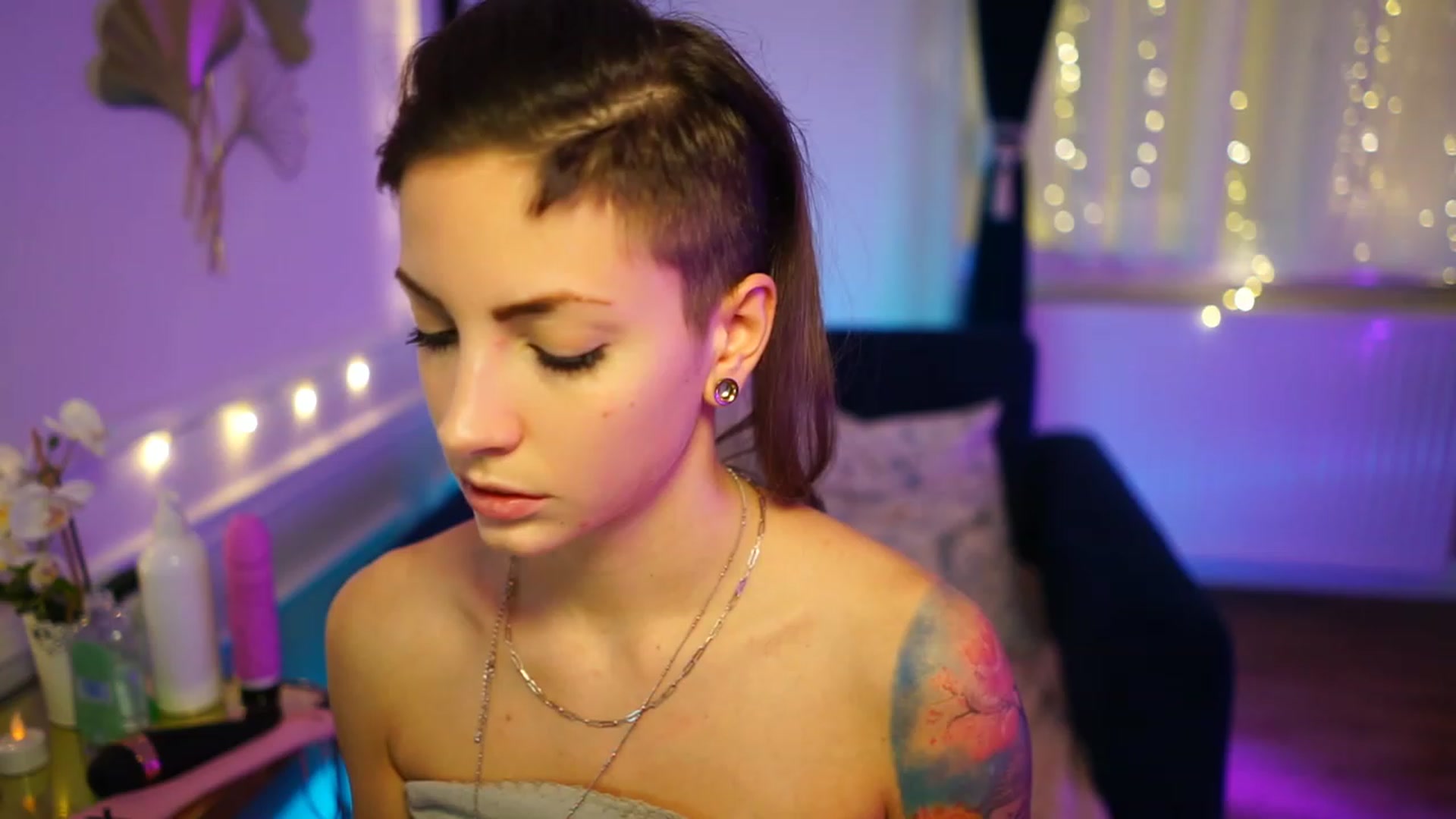 Gallery image thumbnail from Kend_dall's myfreecams stream on, 11/23/2022, 14:24 image 11 of 20