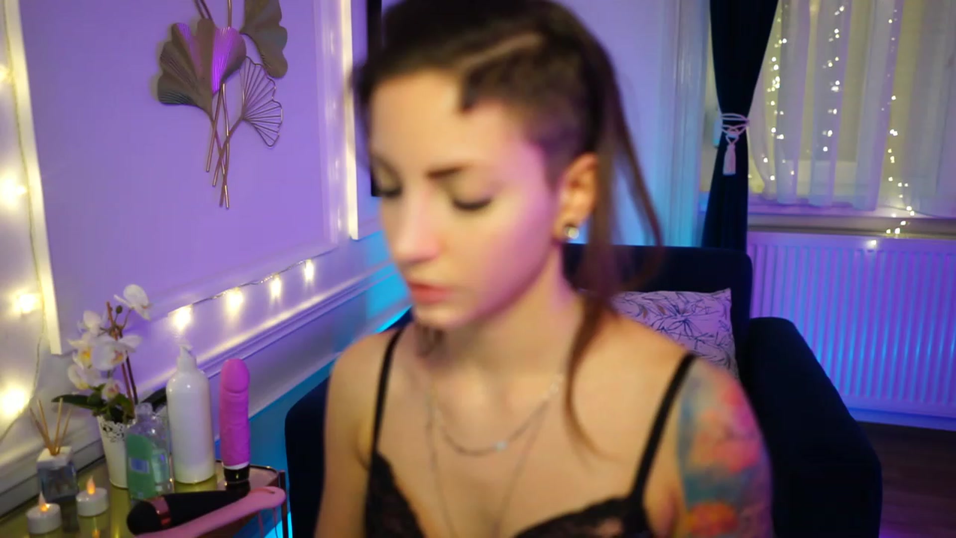Gallery image thumbnail from Kend_dall's myfreecams stream on, 11/23/2022, 14:24 image 18 of 20