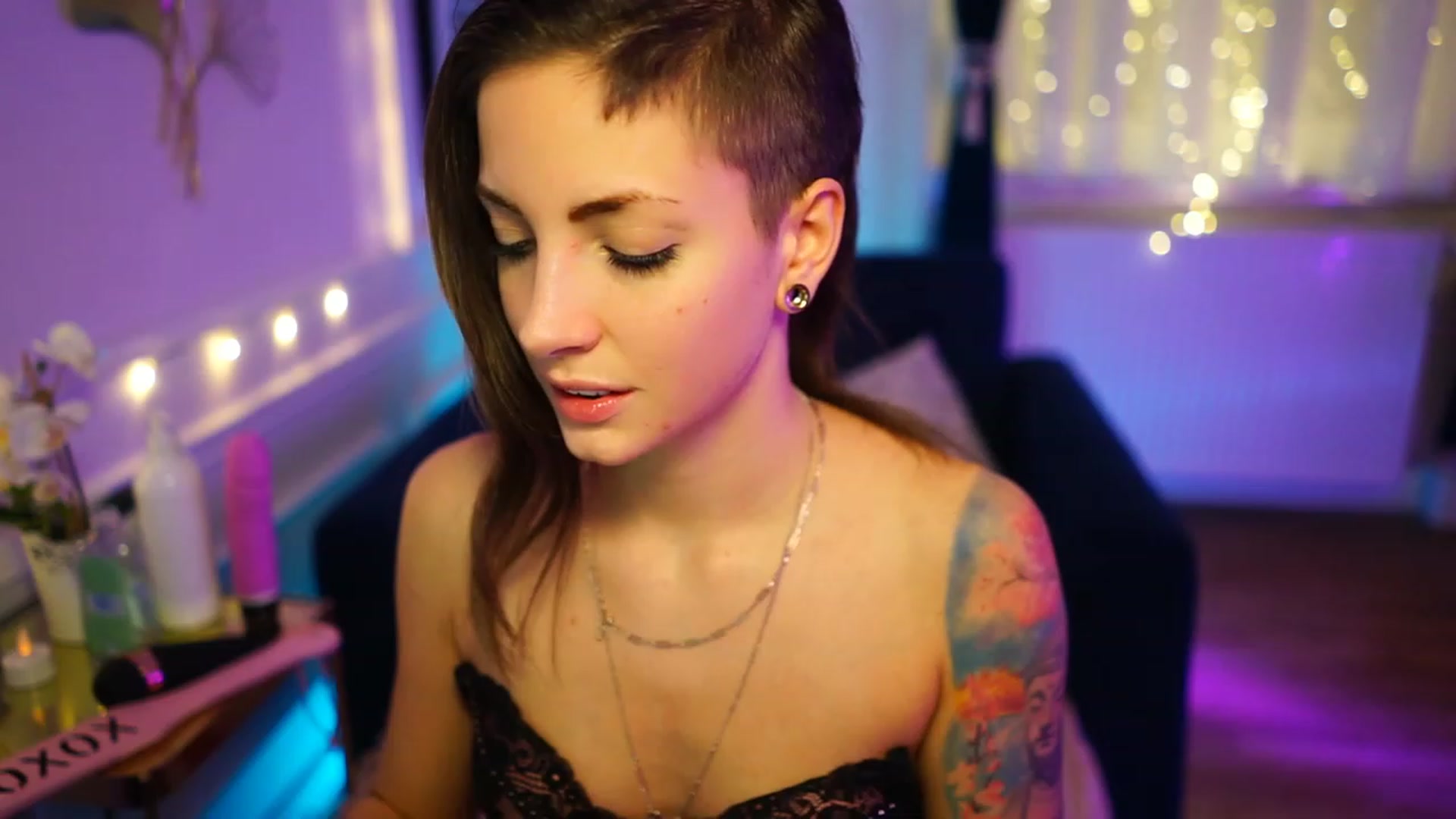 Gallery image thumbnail from Kend_dall's myfreecams stream on, 11/23/2022, 16:03 image 14 of 20
