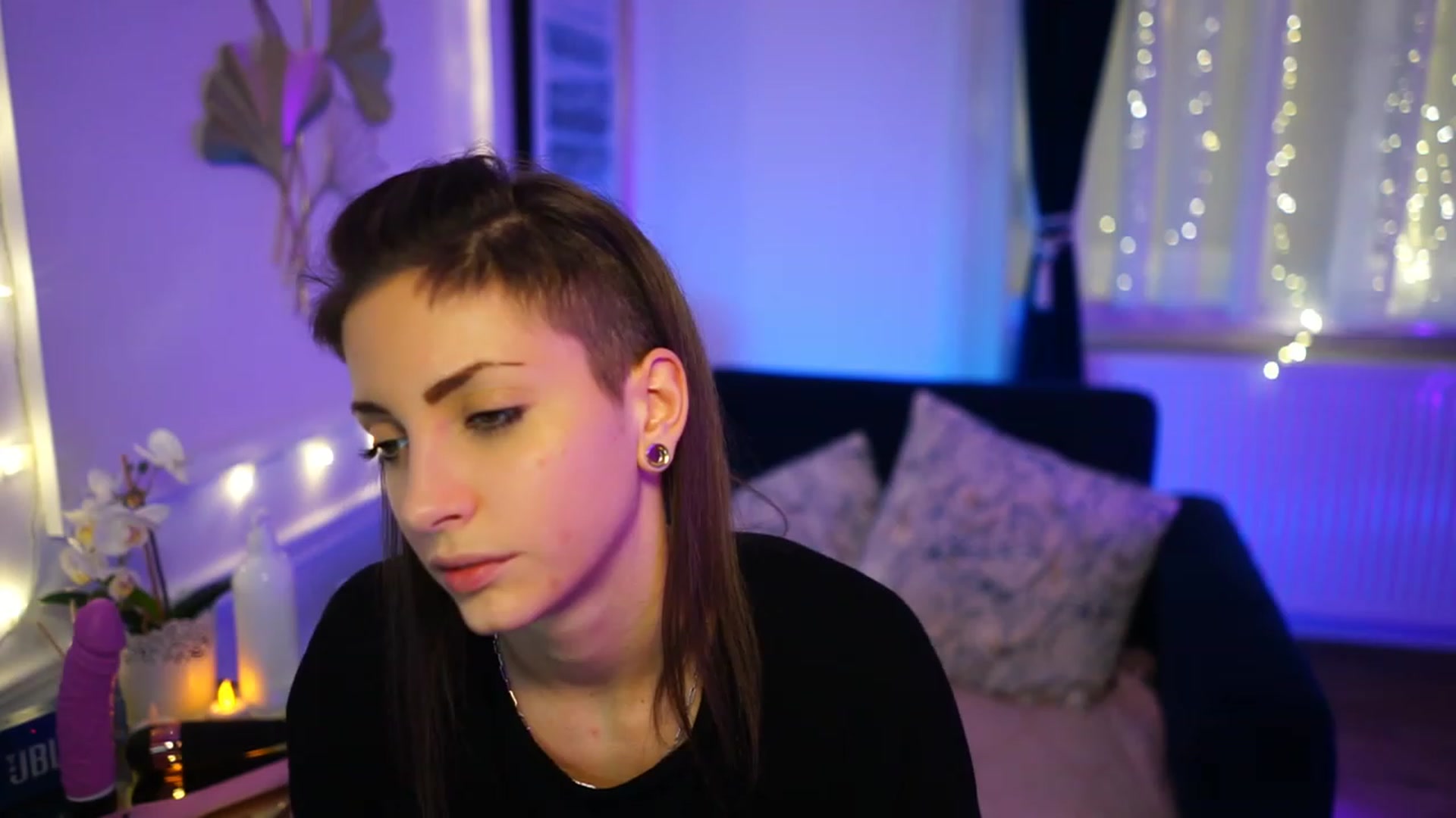 Gallery image thumbnail from Kend_dall's myfreecams stream on, 11/24/2022, 07:25 image 10 of 20