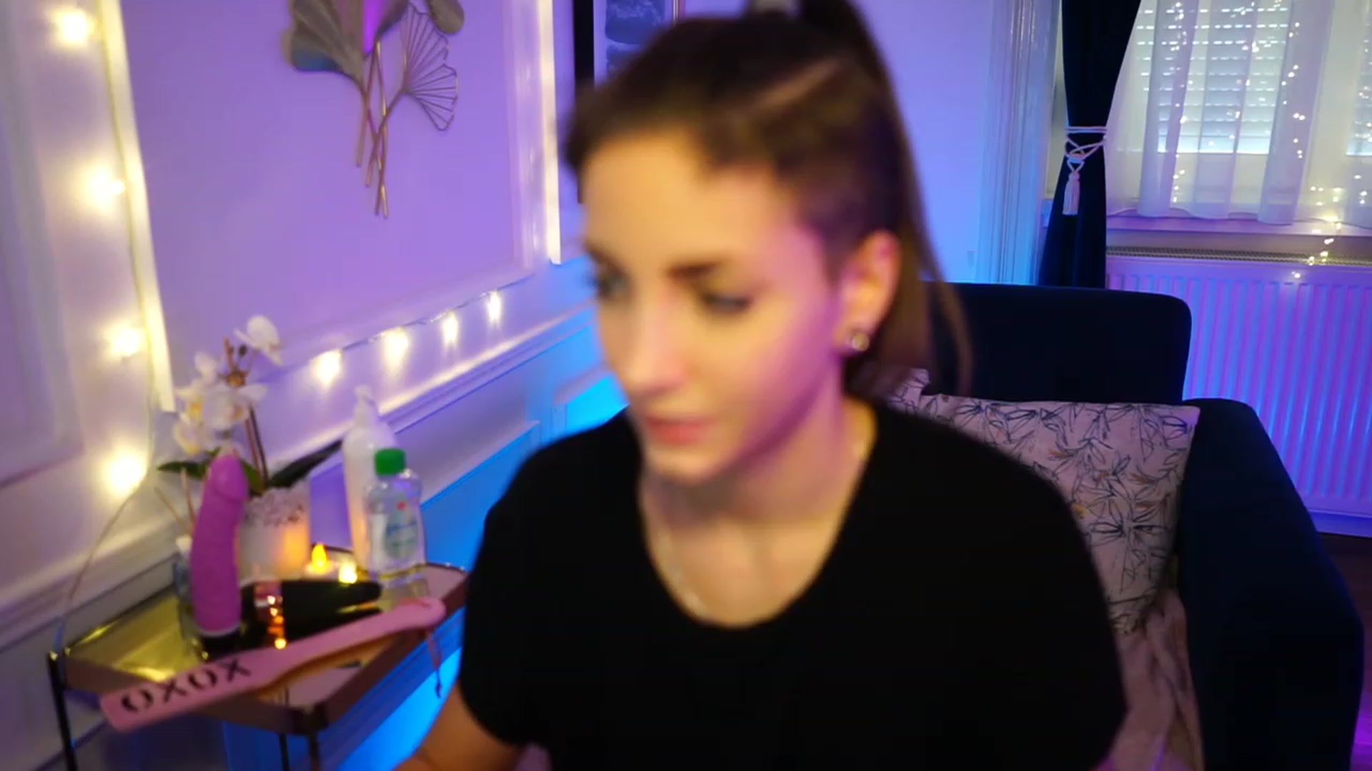 Gallery image thumbnail from Kend_dall's myfreecams stream on, 11/24/2022, 10:02 image 11 of 20
