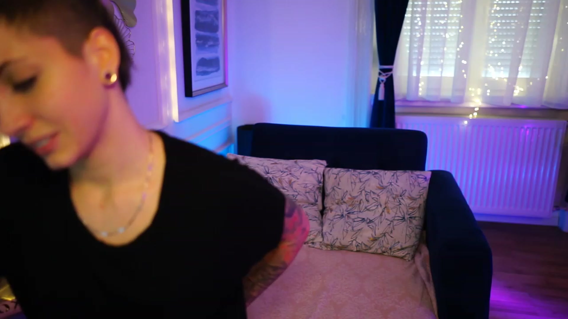 Gallery image thumbnail from Kend_dall's myfreecams stream on, 11/24/2022, 10:02 image 18 of 20