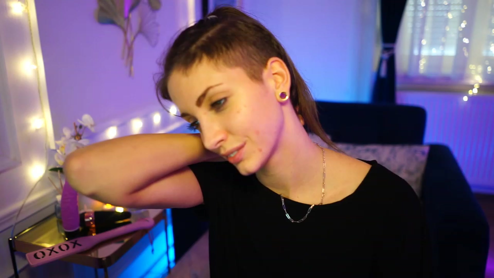 Gallery image thumbnail from Kend_dall's myfreecams stream on, 11/24/2022, 10:02 image 14 of 20