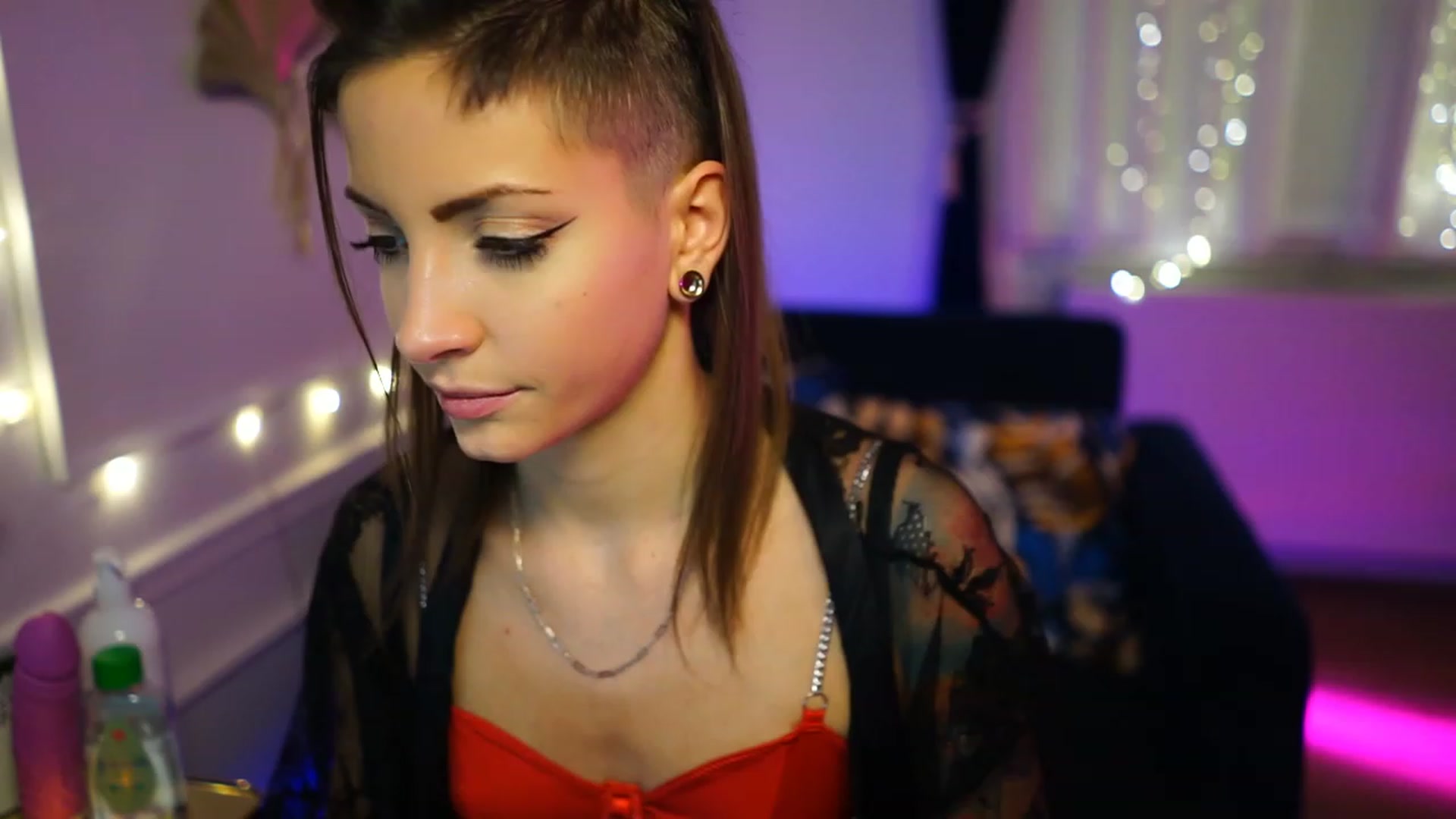 Gallery image thumbnail from Kend_dall's myfreecams stream on, 12/01/2022, 17:20 image 7 of 20